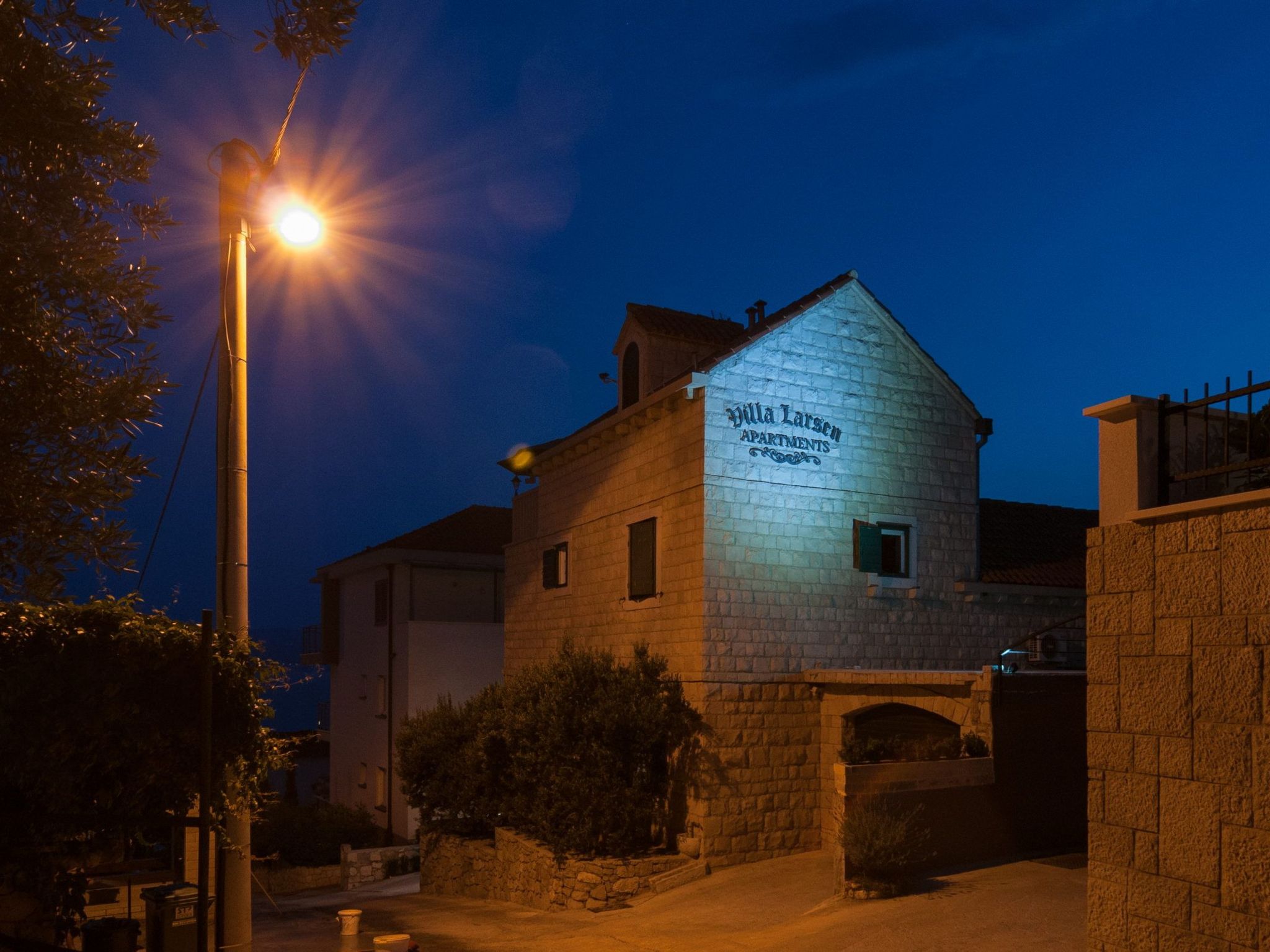 Kleine Wohnung in Omiš mit Privatem Balkon-Binnen