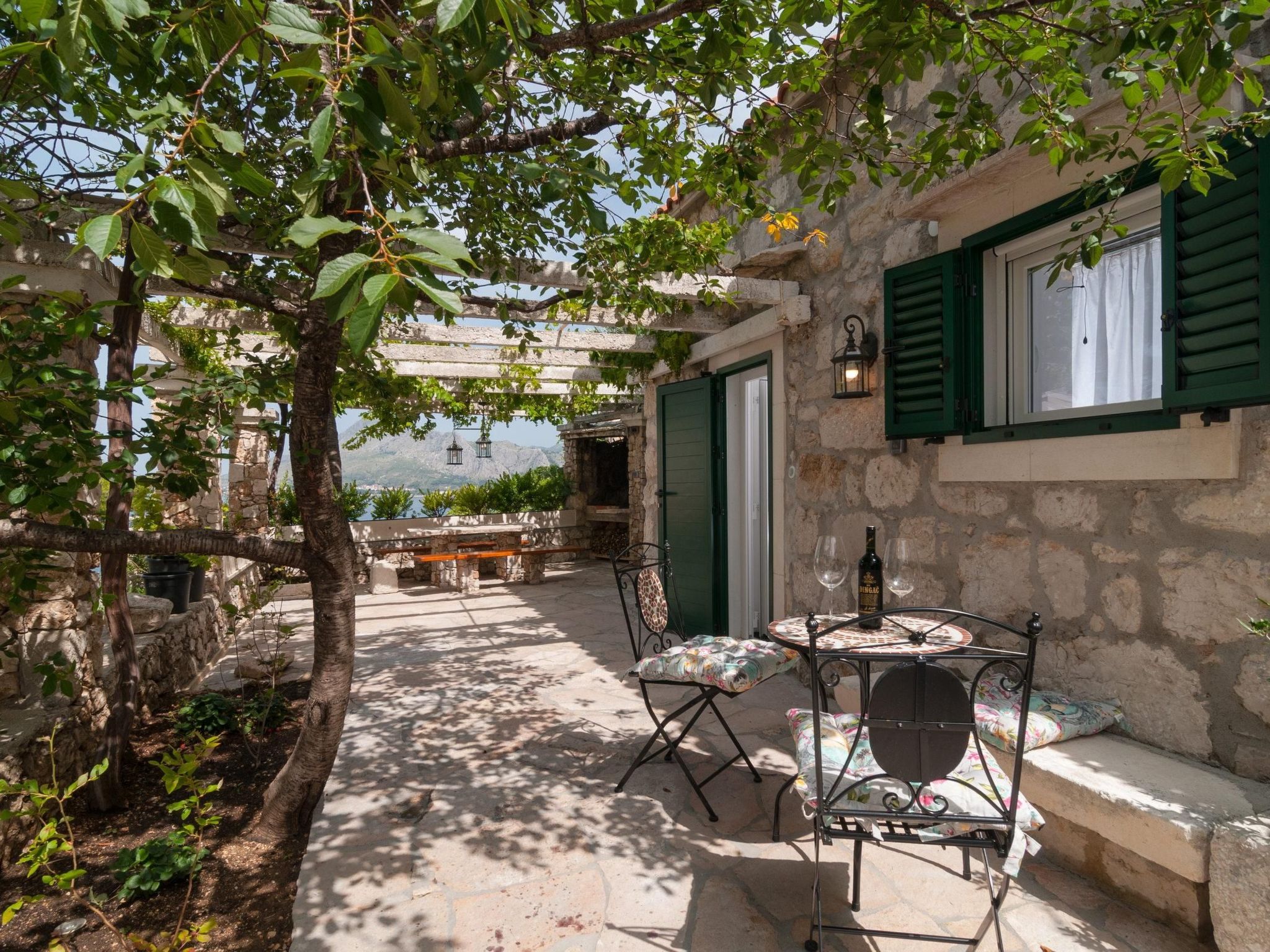 Kleine Wohnung in Omiš mit Privatem Balkon-Binnen
