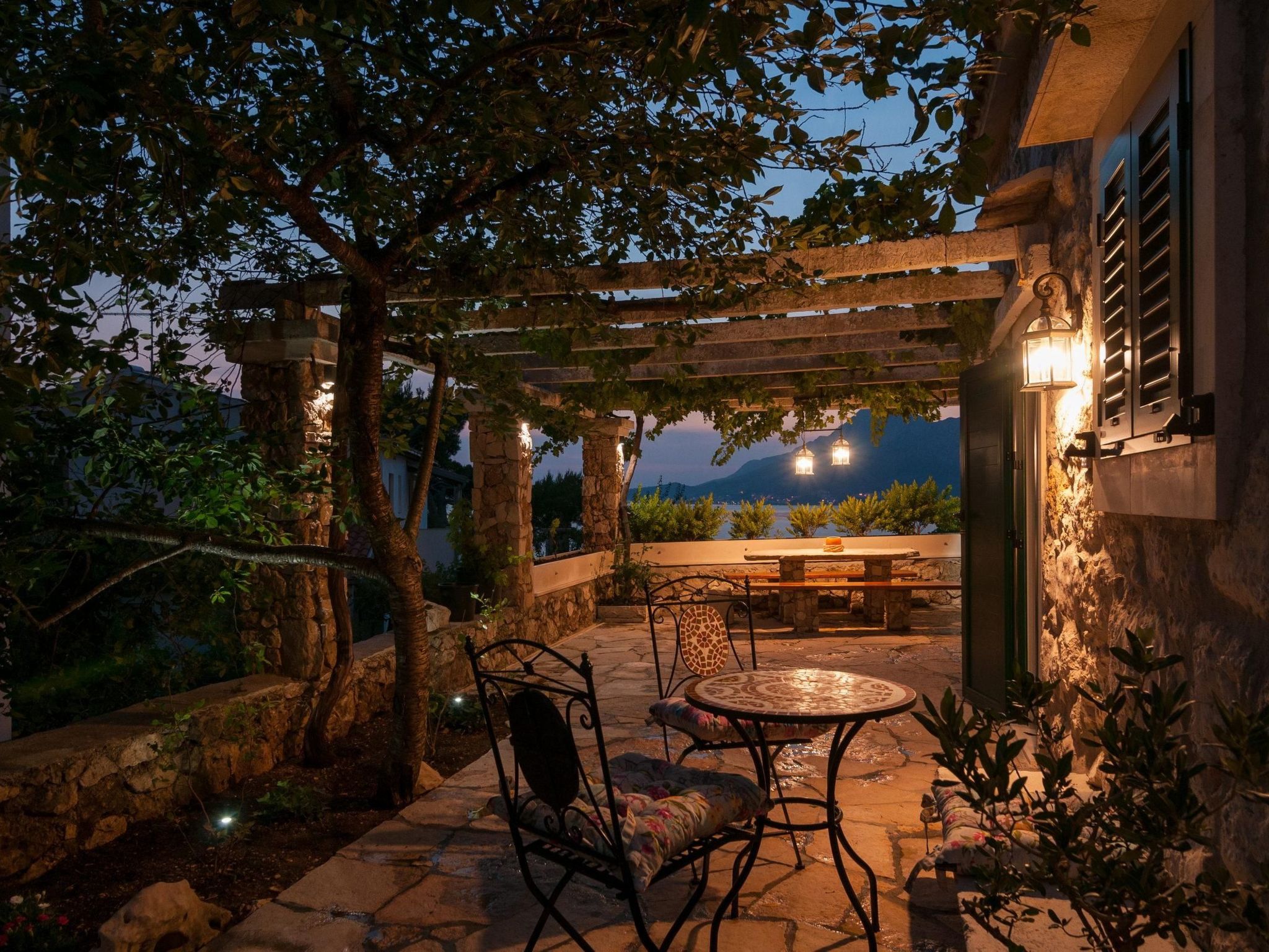 Kleine Wohnung in Omiš mit Privatem Balkon-Binnen