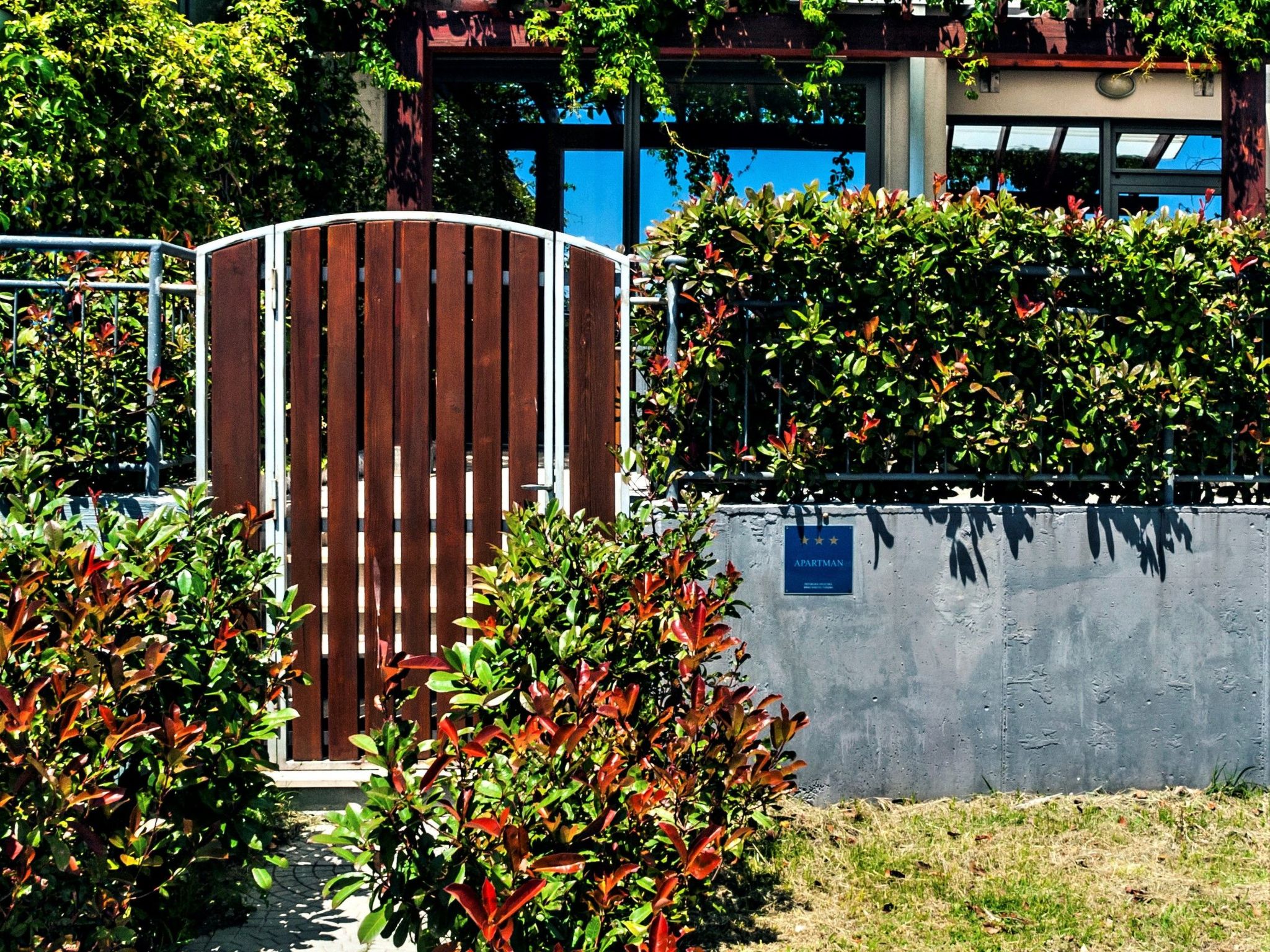 Ein luxuriöses Apartment in der Nähe des Zentrums, am Flussufer-Drinnen