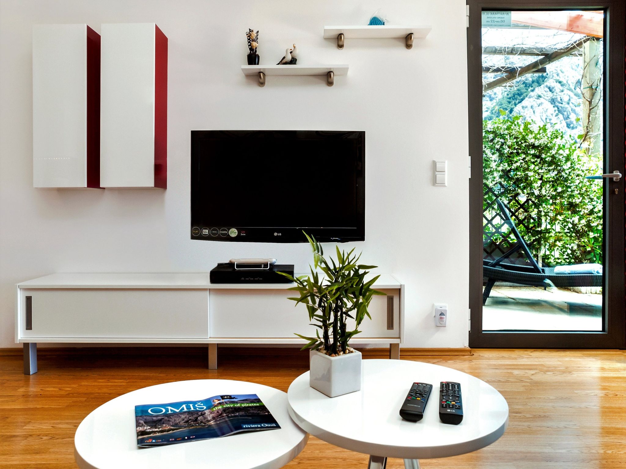 Ein luxuriöses Apartment in der Nähe des Zentrums, am Flussufer-Drinnen