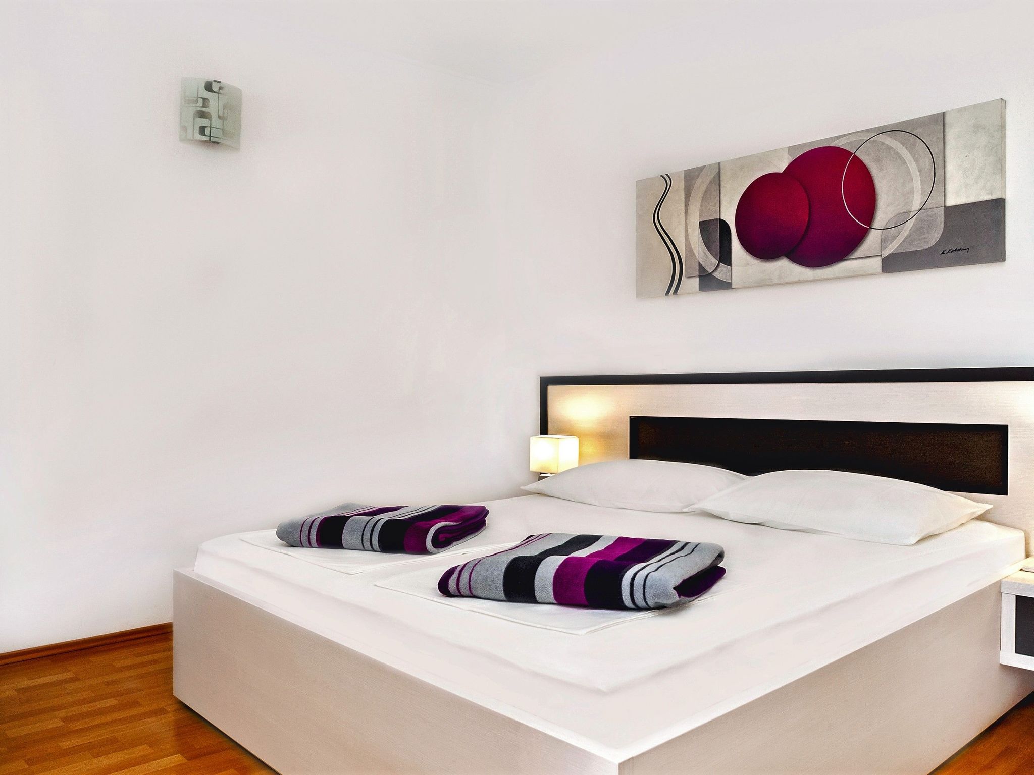 Ein luxuriöses Apartment in der Nähe des Zentrums, am Flussufer-Drinnen