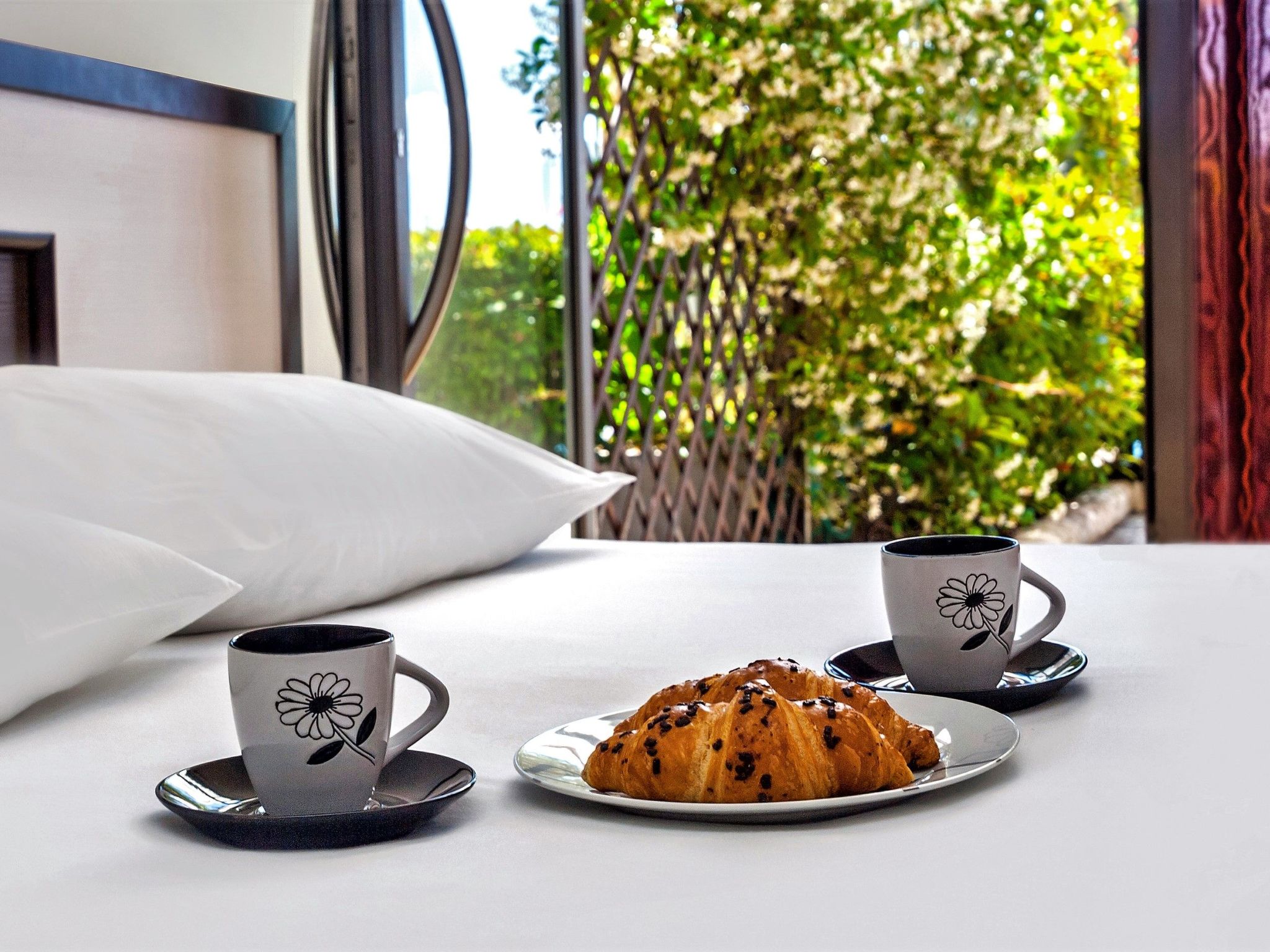 Ein luxuriöses Apartment in der Nähe des Zentrums, am Flussufer-Drinnen