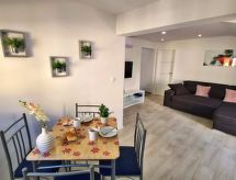 Superieur appartement met zeezicht en balkon, op 200m van het strand van Duće - thumbnail 1