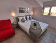 Superieur appartement met zeezicht en balkon, op 200m van het strand van Duće - thumbnail 2