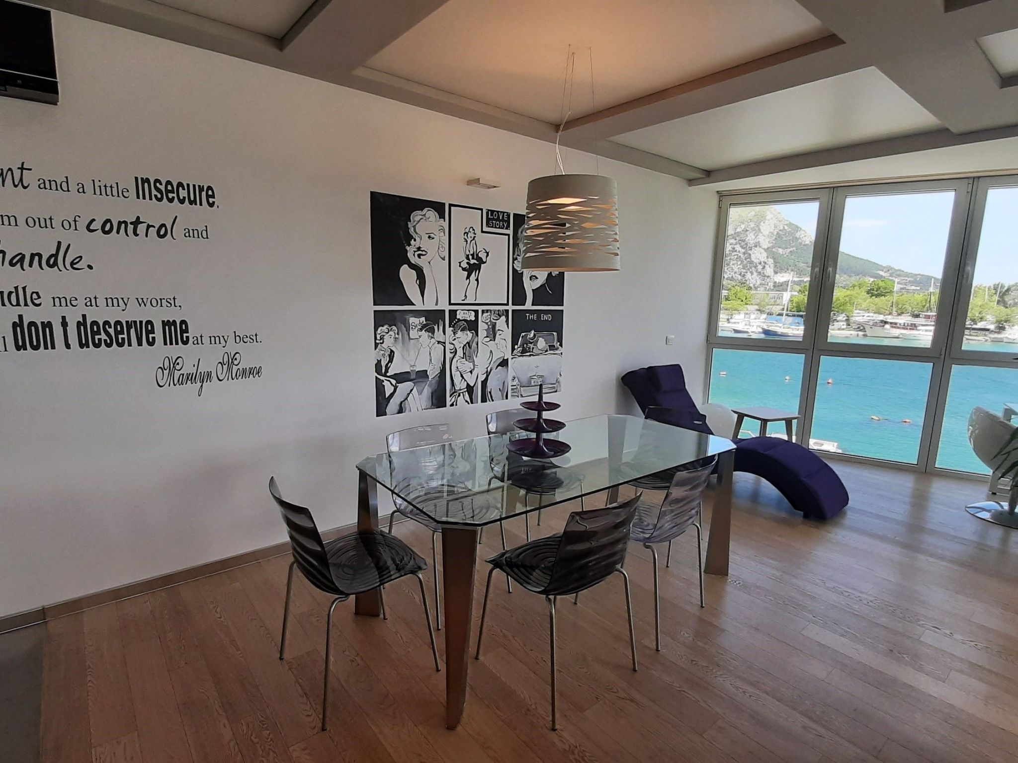 Stylisches Studio mit atemberaubendem Ausblick-Drinnen