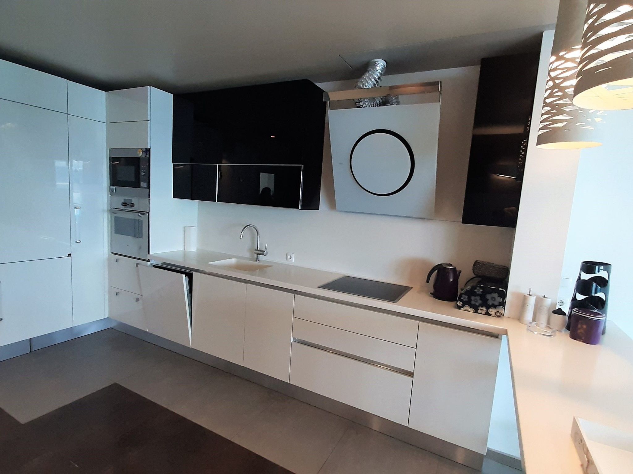 Stylisches Studio mit atemberaubendem Ausblick-Drinnen