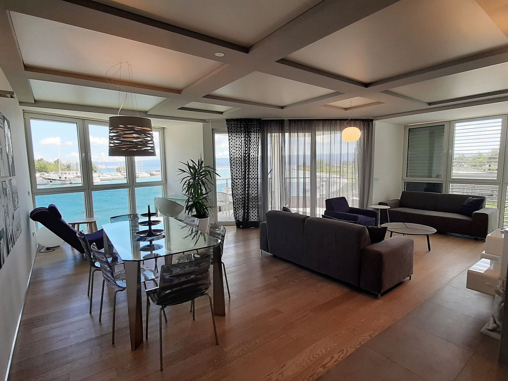 Stylisches Studio mit atemberaubendem Ausblick-Drinnen