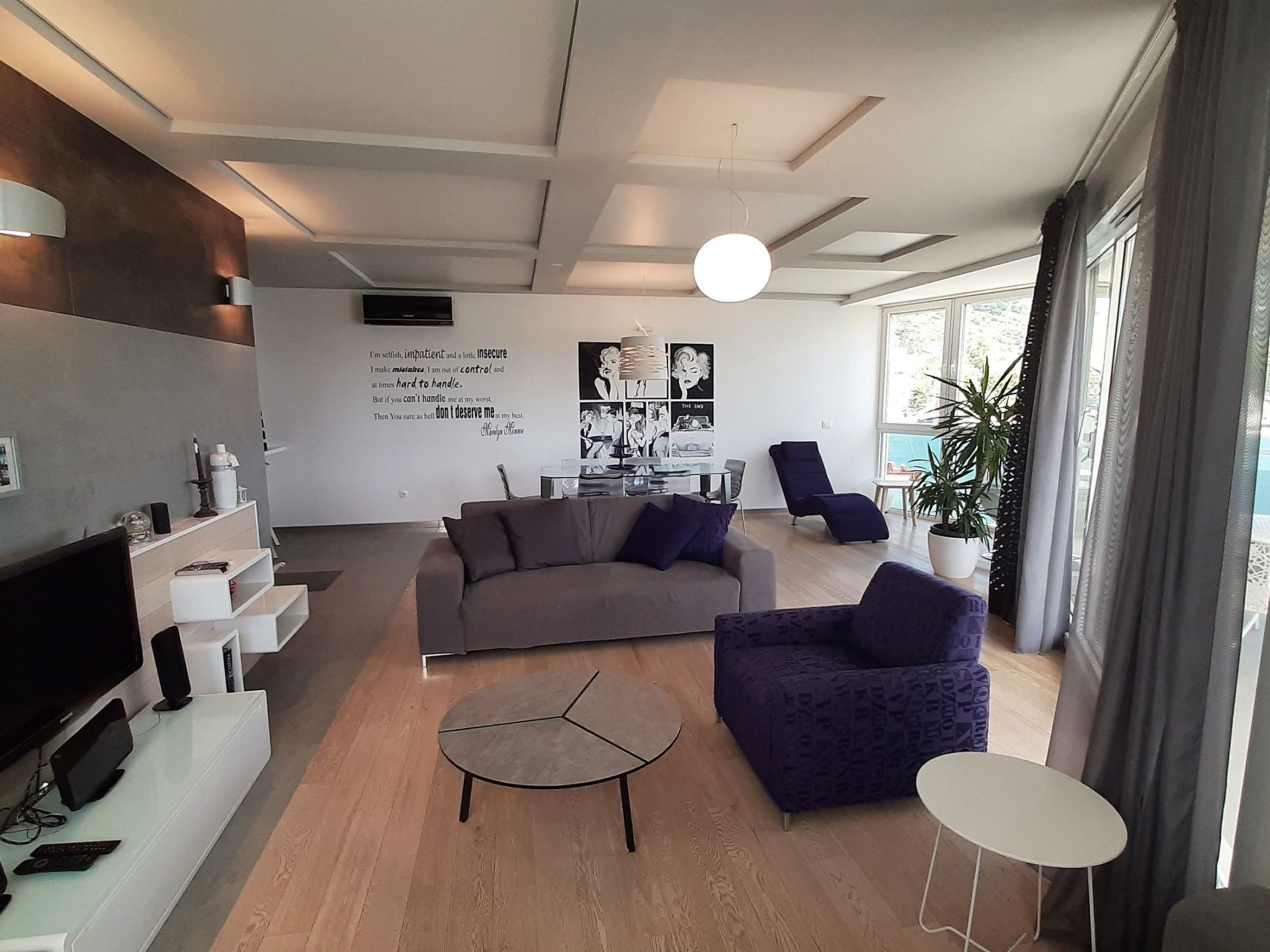 Stylisches Studio mit atemberaubendem Ausblick-Drinnen