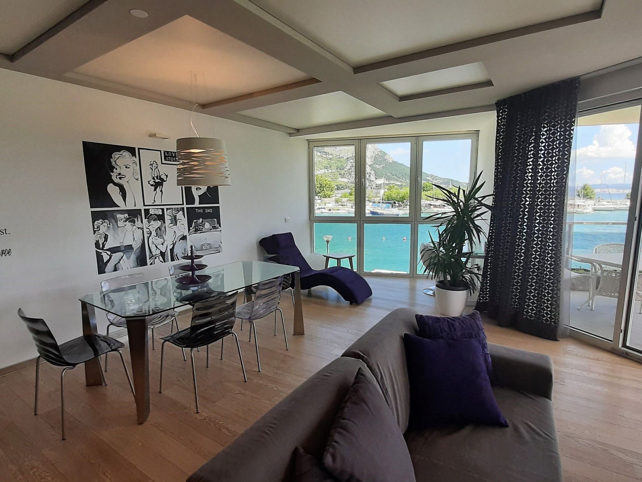 Stylisches Studio mit atemberaubendem Ausblick-Drinnen