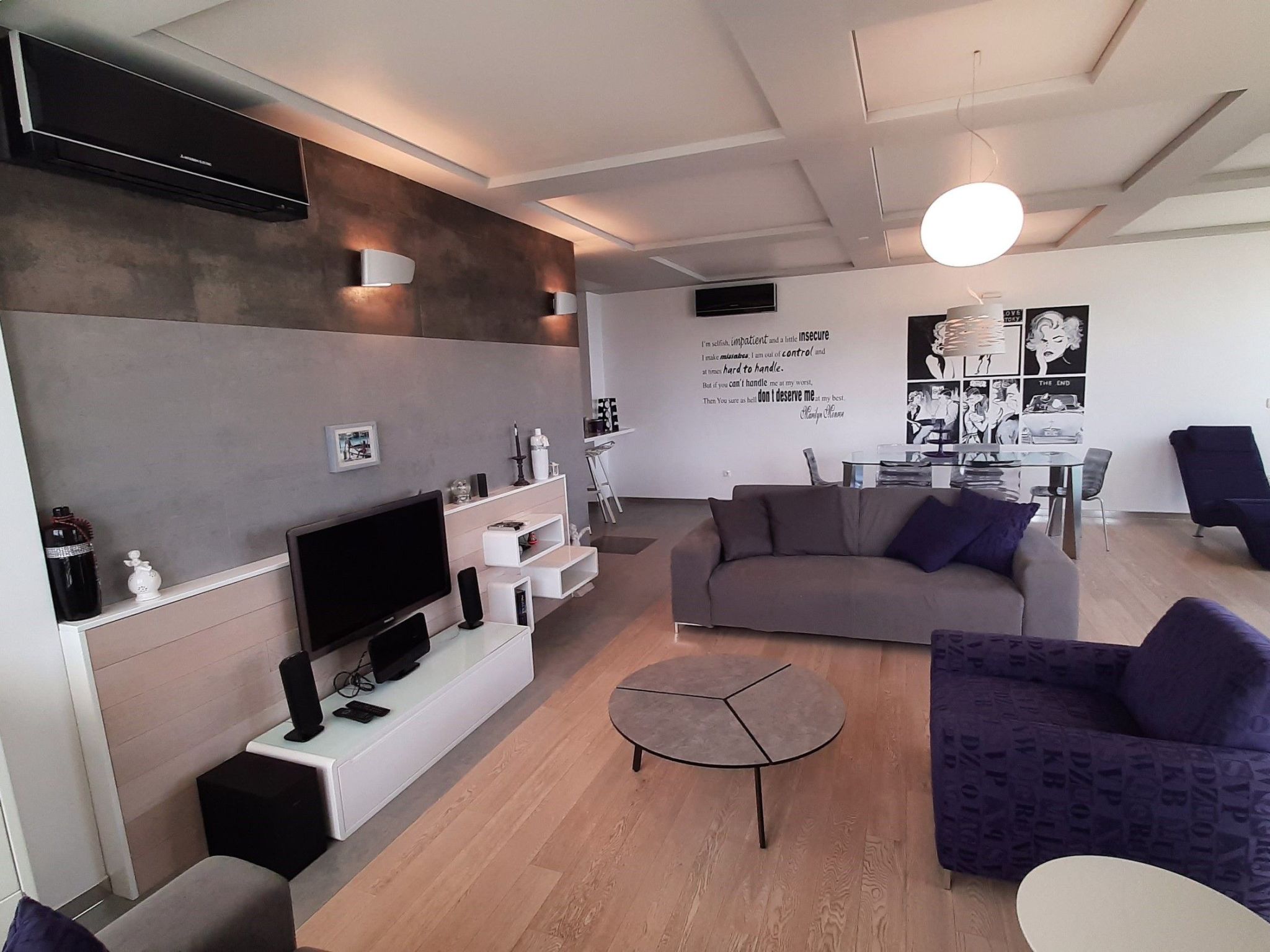 Stylisches Studio mit atemberaubendem Ausblick-Drinnen