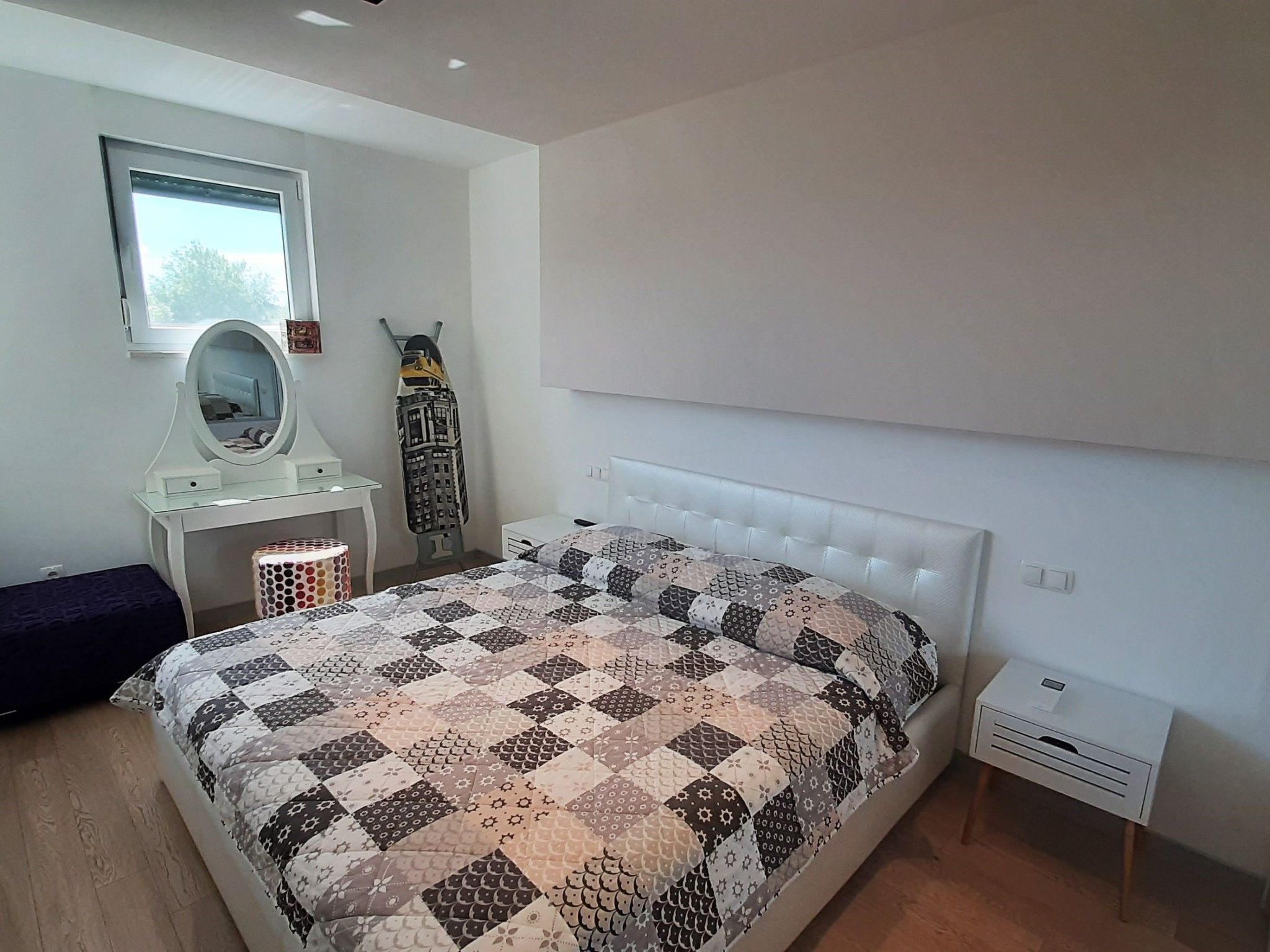 Stylisches Studio mit atemberaubendem Ausblick-Drinnen