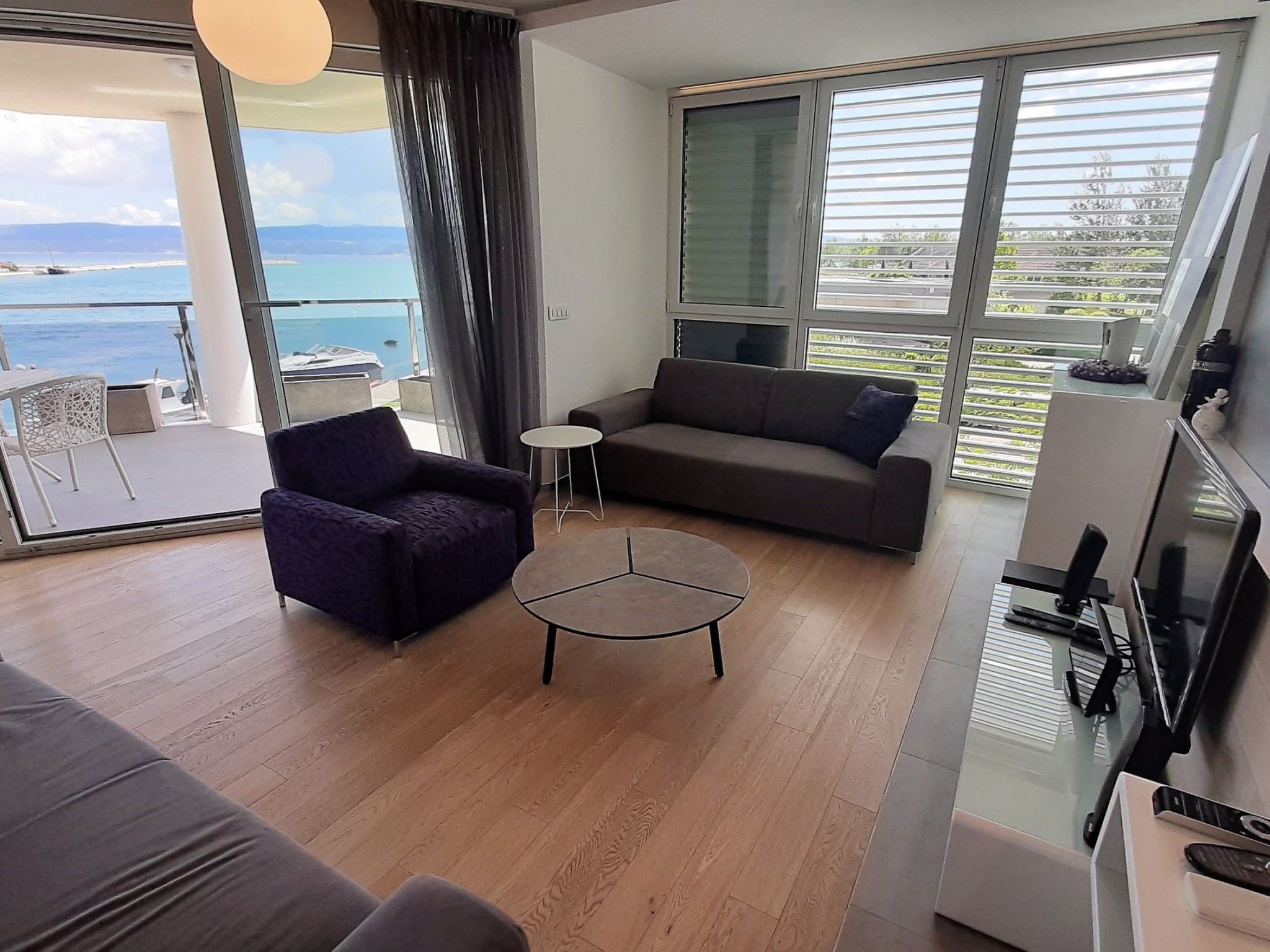 Stylisches Studio mit atemberaubendem Ausblick-Drinnen