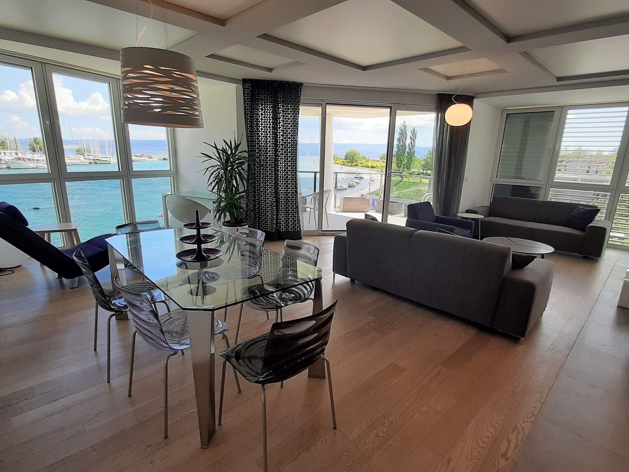 Stylisches Studio mit atemberaubendem Ausblick-Drinnen