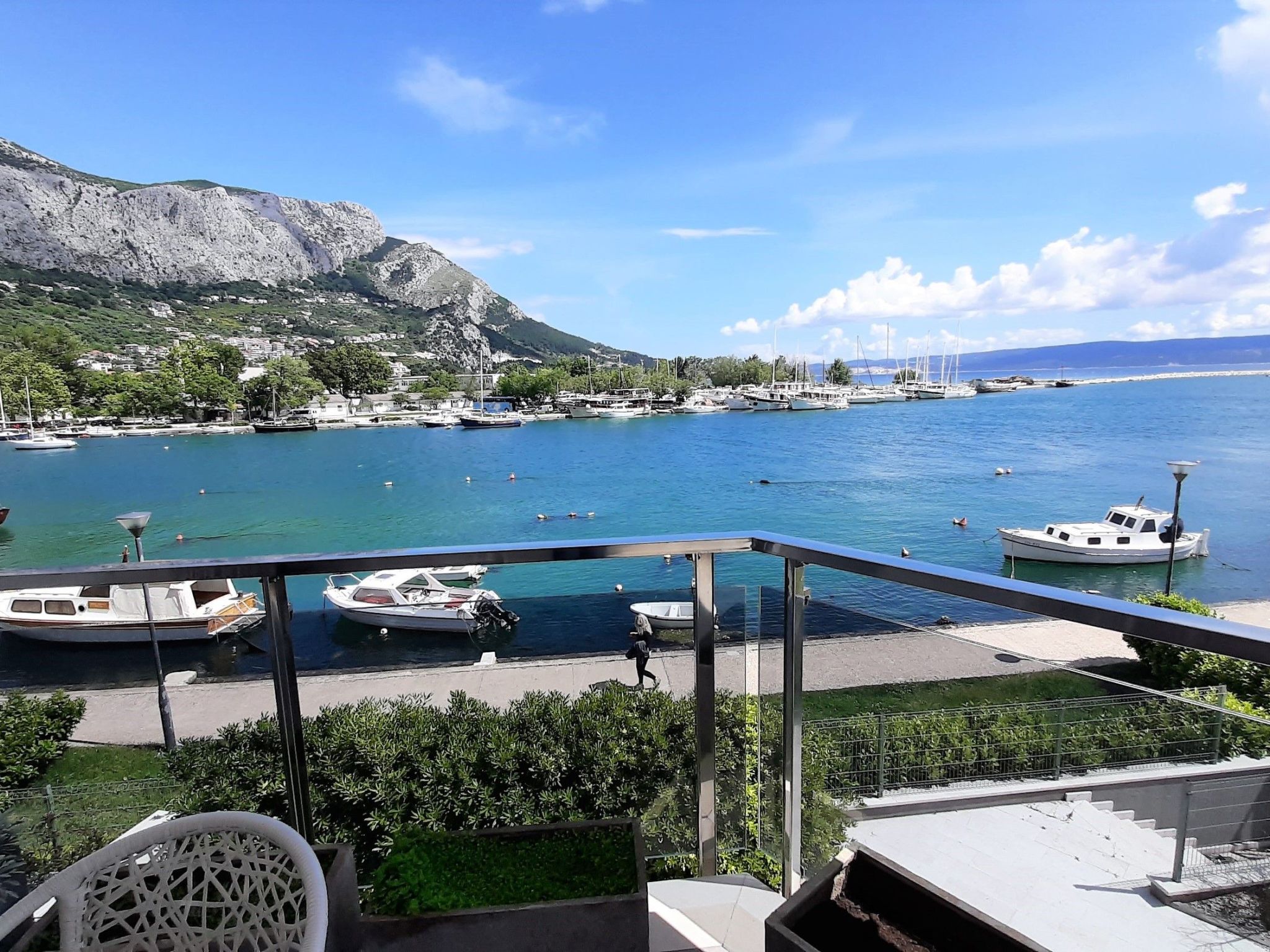 Stylisches Studio mit atemberaubendem Ausblick-Drinnen