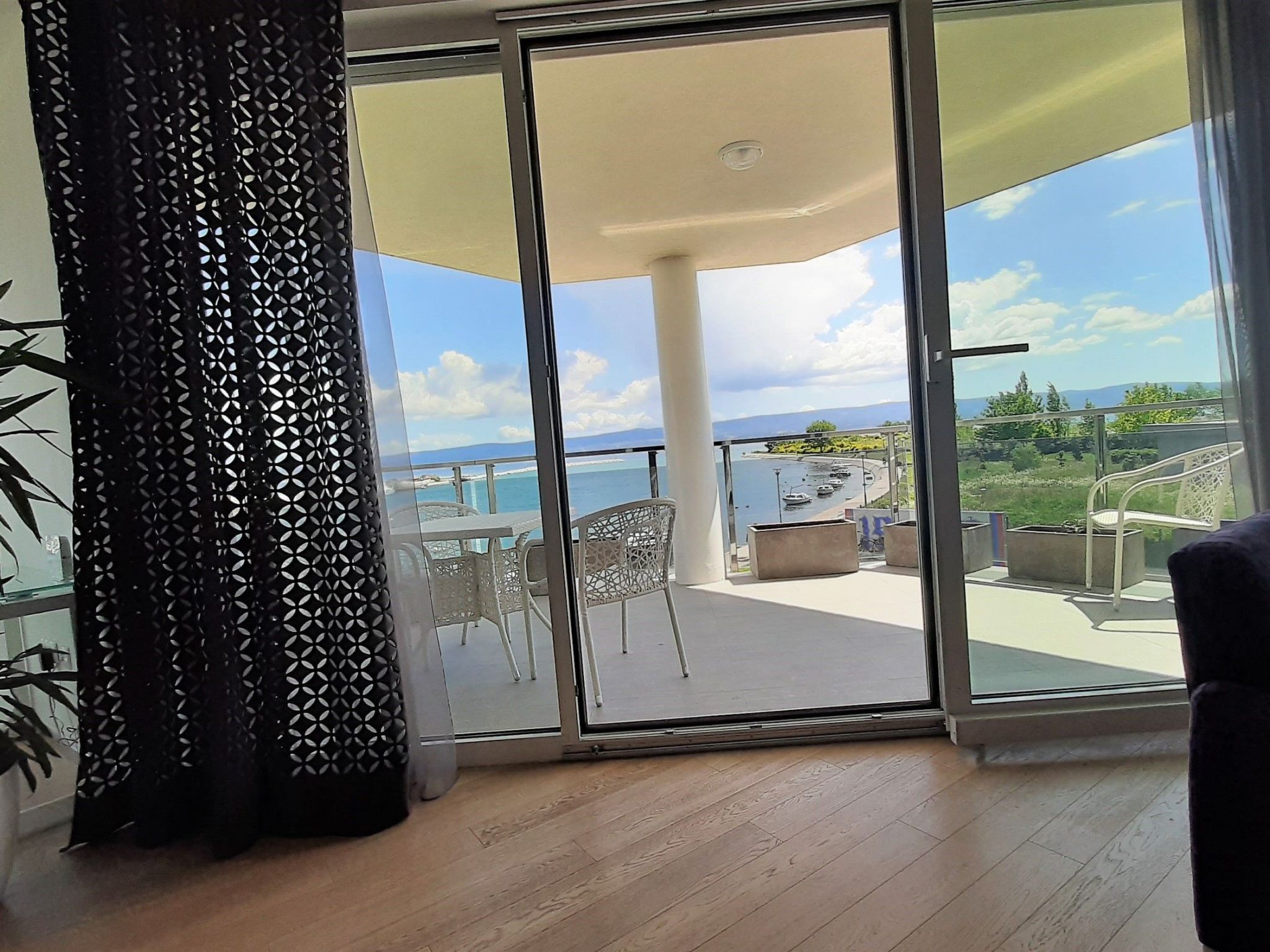 Stylisches Studio mit atemberaubendem Ausblick