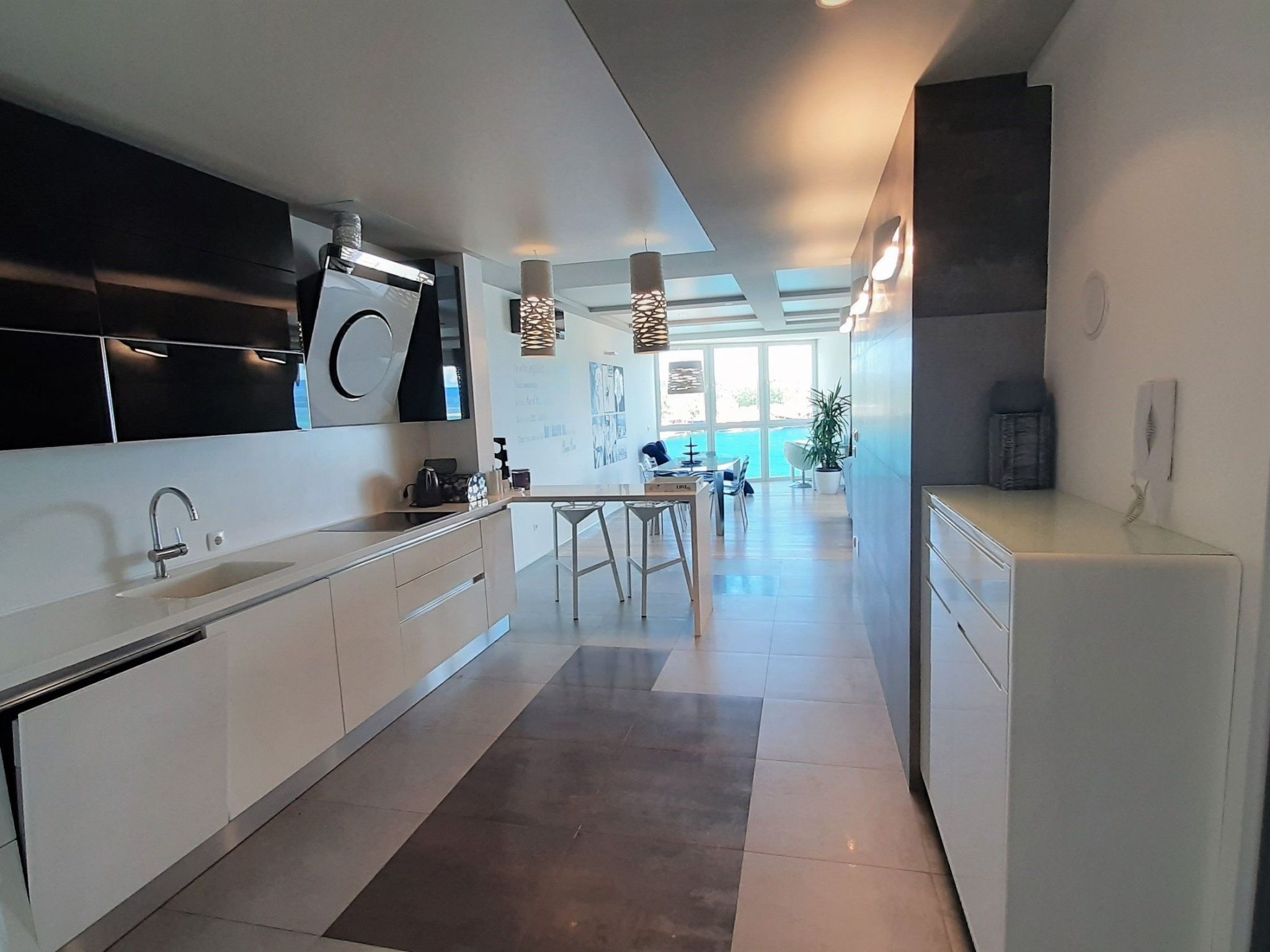 Stylisches Studio mit atemberaubendem Ausblick-Drinnen