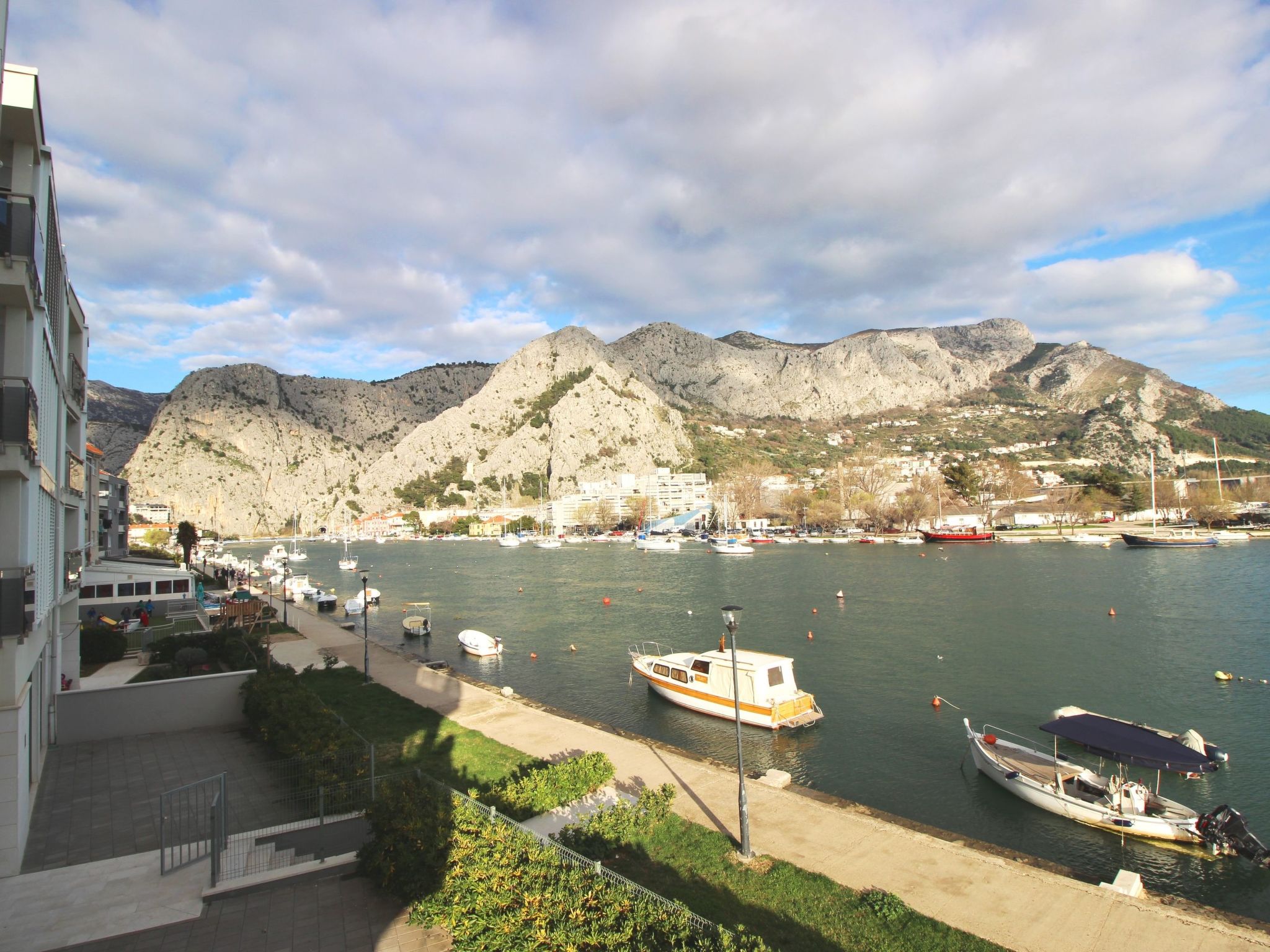 Stylisches Studio mit atemberaubendem Ausblick-Drinnen