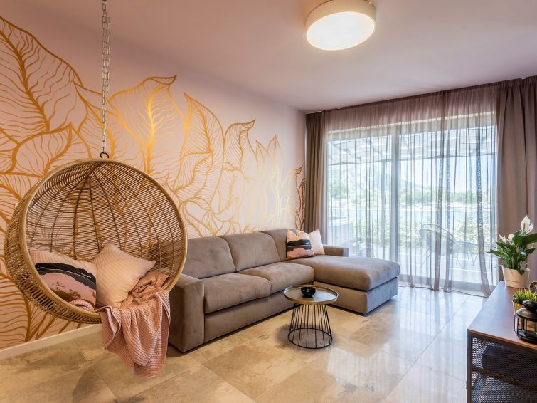 Luxe appartement in centrum Omiš op 350 meter van de zee in Omiš