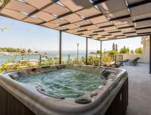 Luxe appartement met whirlpool in centrum Omiš, vlakbij zee en strand - thumbnail 2