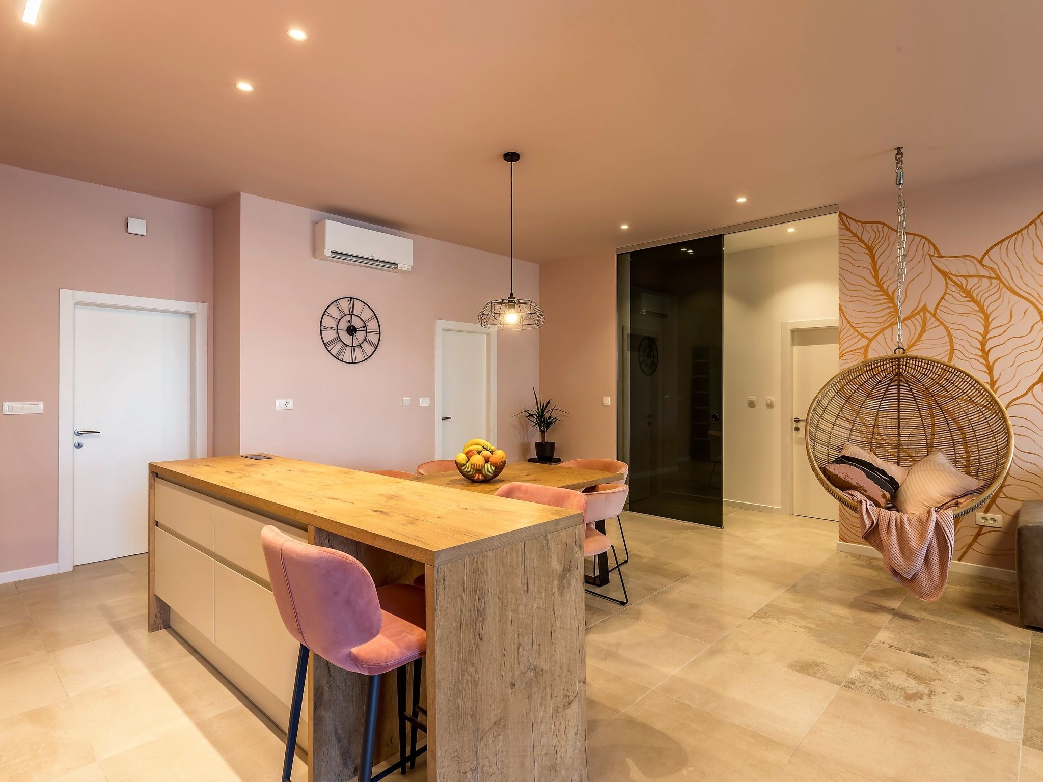 Luxus-Apartment mit Whirlpool-Drinnen