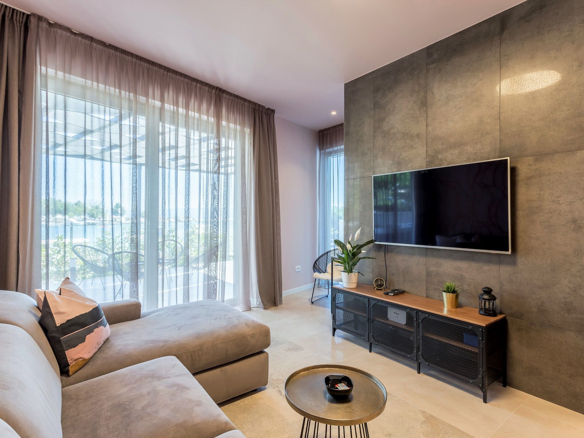 Luxus-Apartment mit Whirlpool-Drinnen