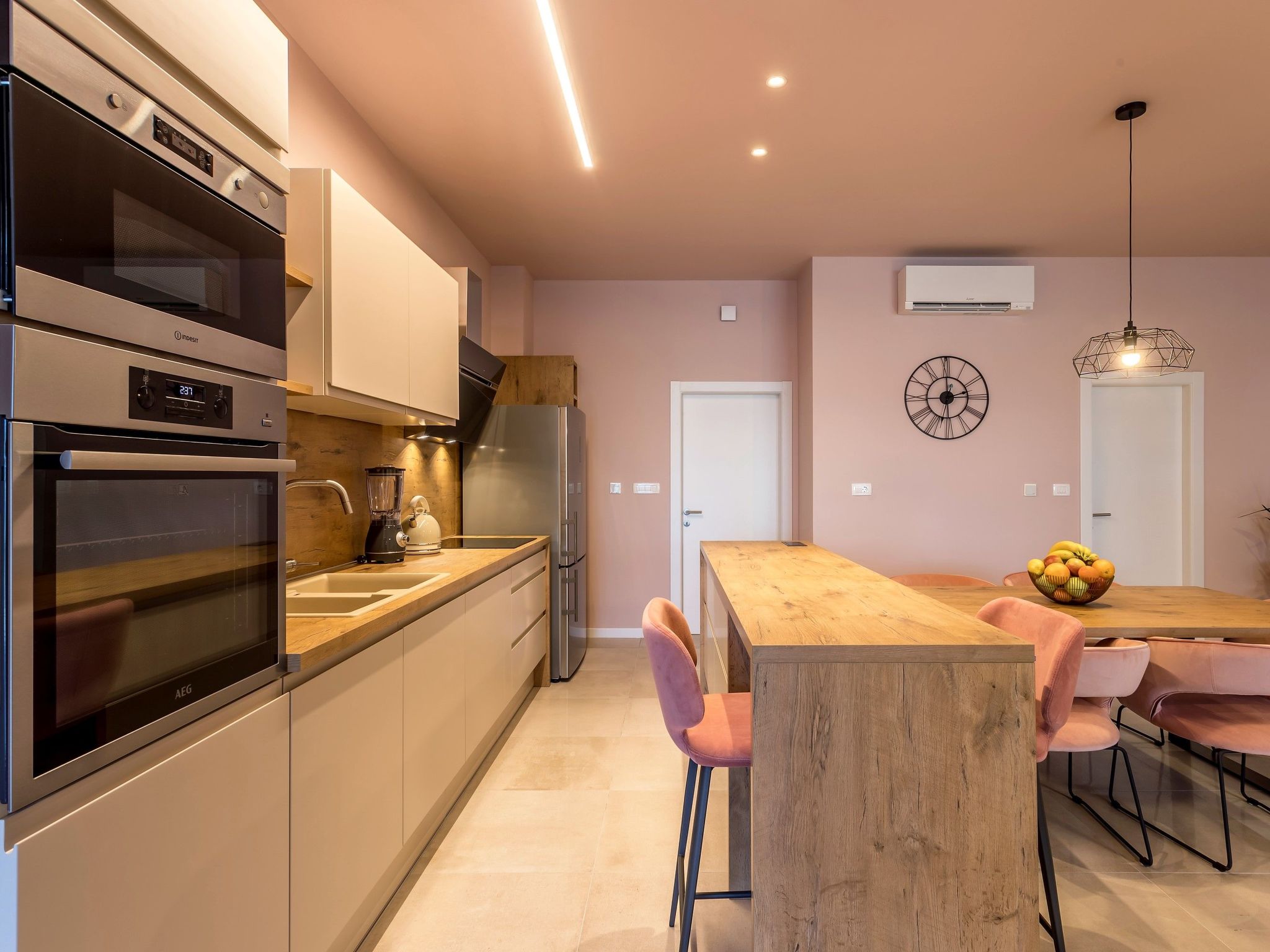 Luxus-Apartment mit Whirlpool-Drinnen