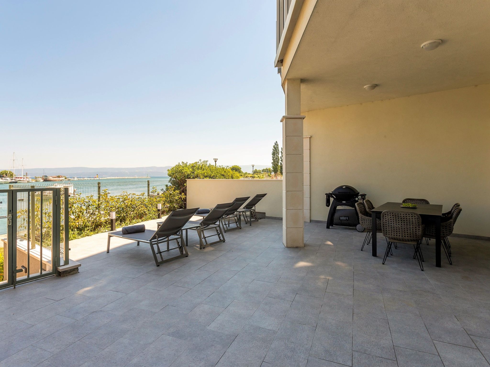 Luxus-Apartment mit Whirlpool-Drinnen