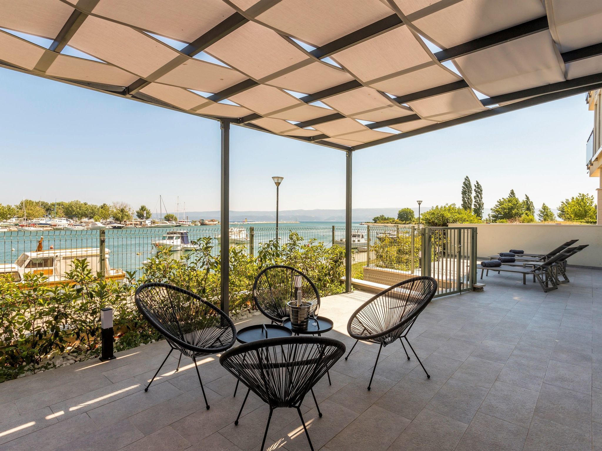 Luxus-Apartment mit Whirlpool-Drinnen