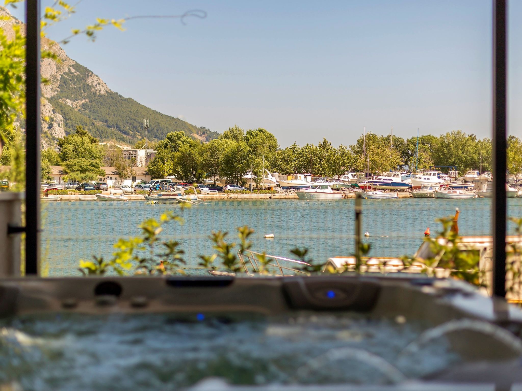 Luxus-Apartment mit Whirlpool-Drinnen