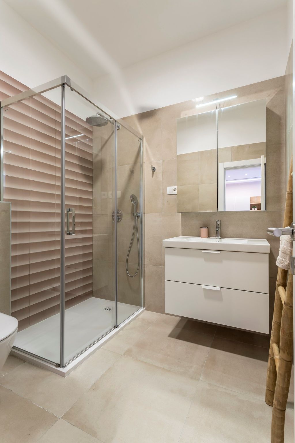 Luxus-Apartment mit Whirlpool-Drinnen