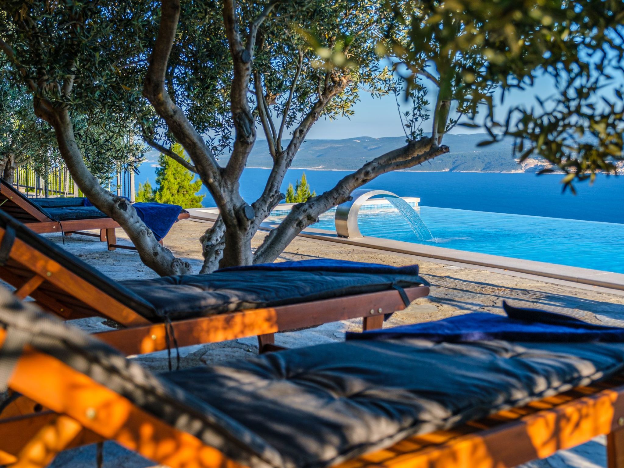 Villa mit vier Schlafzimmern und beheiztem Pool-Drinnen