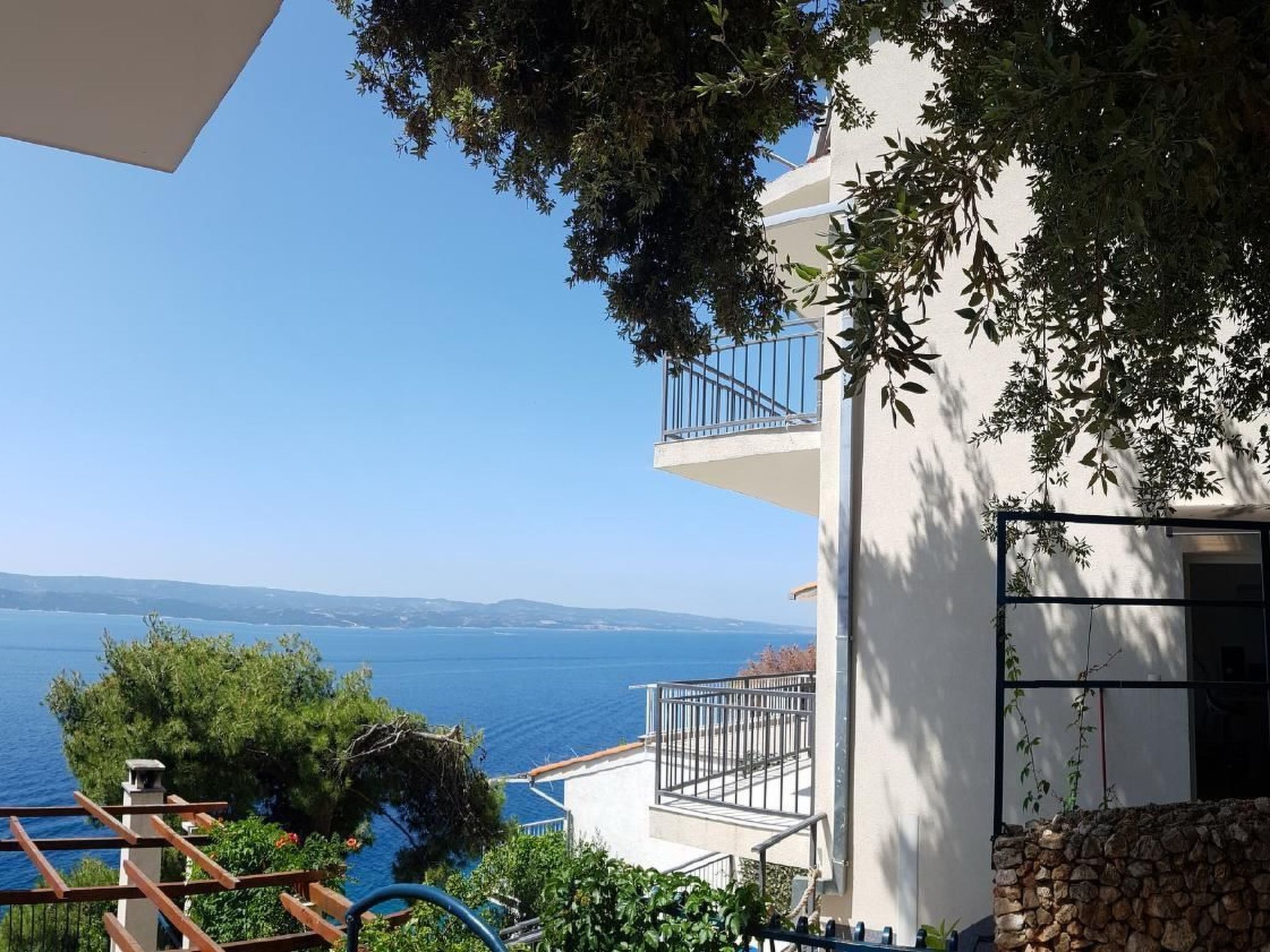 Ferienvilla mit Blick auf das Wasser