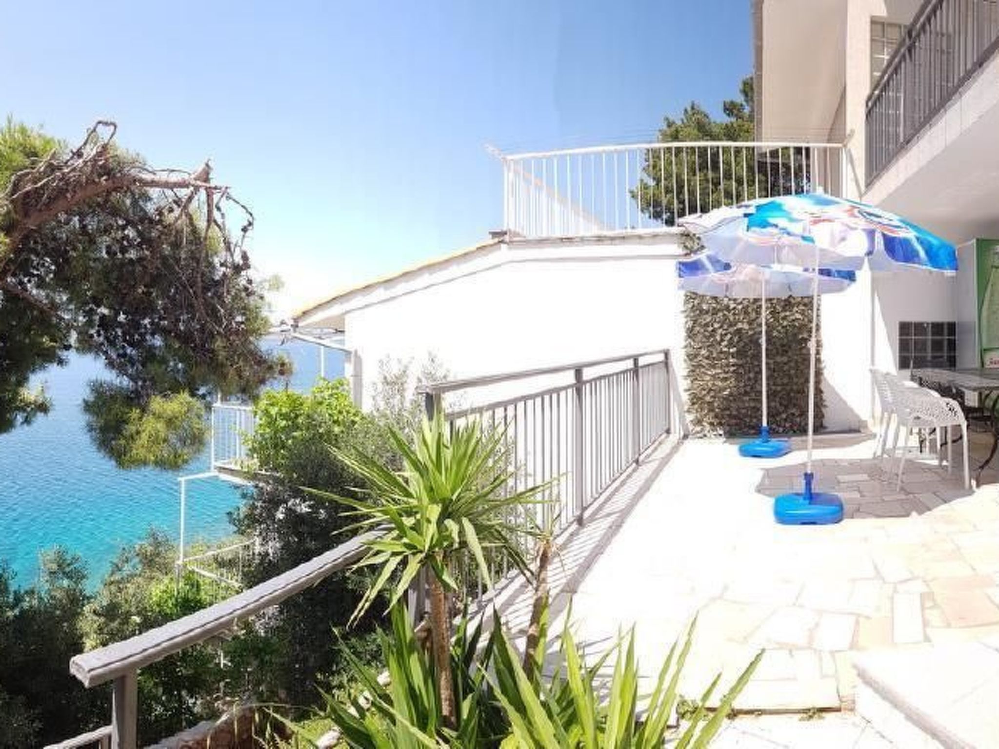 Ferienvilla mit Blick auf das Wasser-Binnen