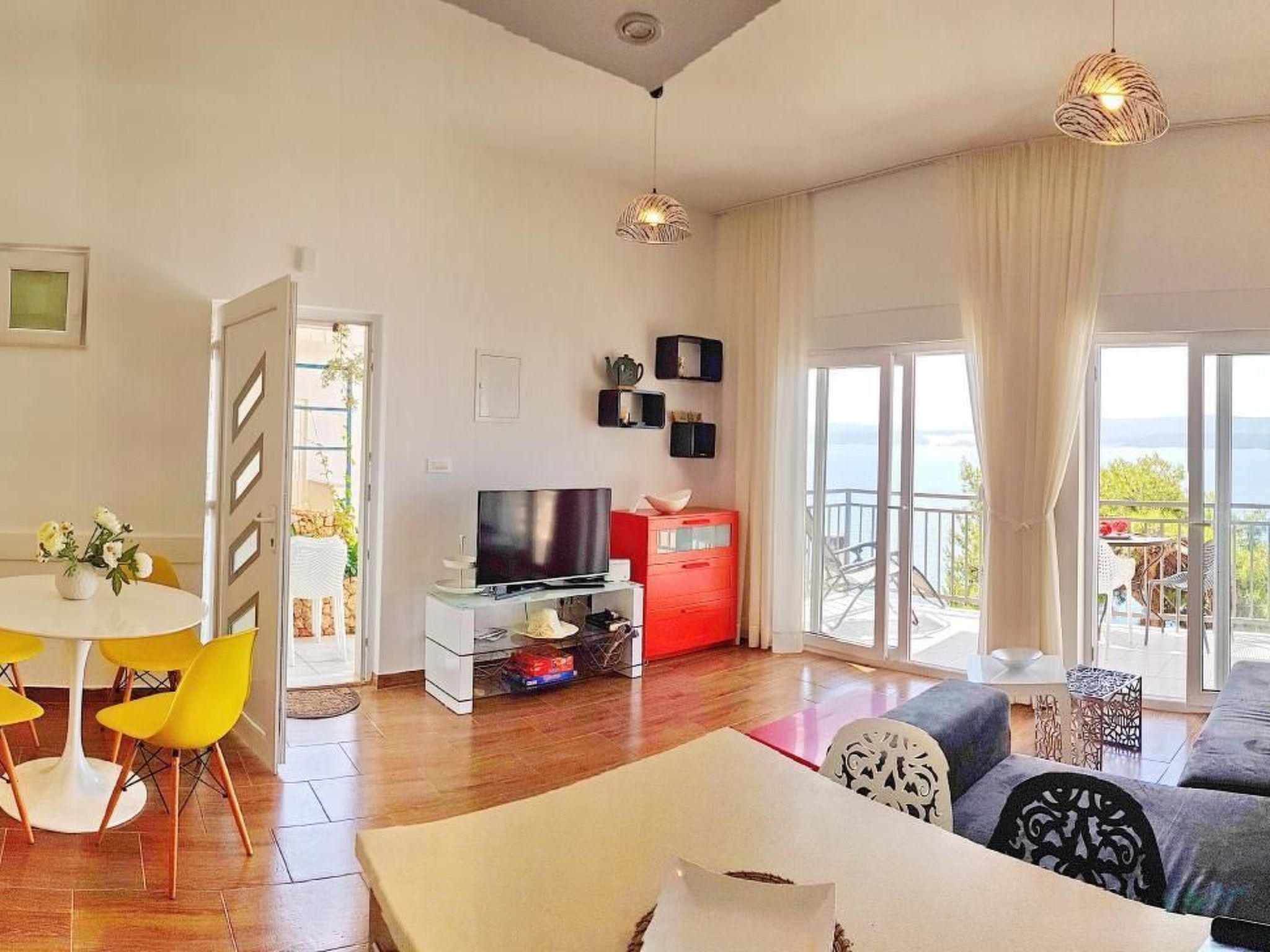 Ferienvilla mit Blick auf das Wasser-Binnen