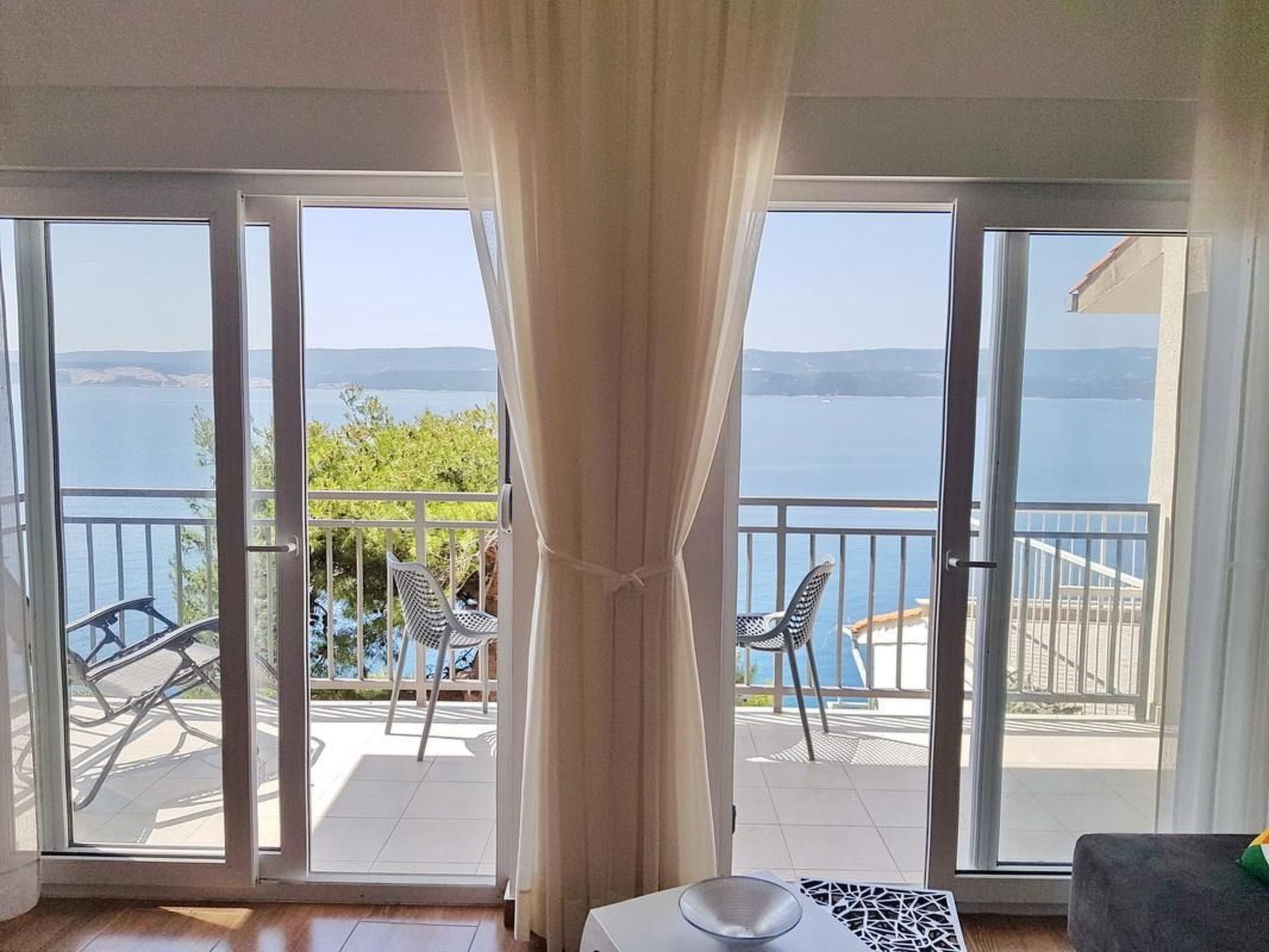 Ferienvilla mit Blick auf das Wasser-Binnen