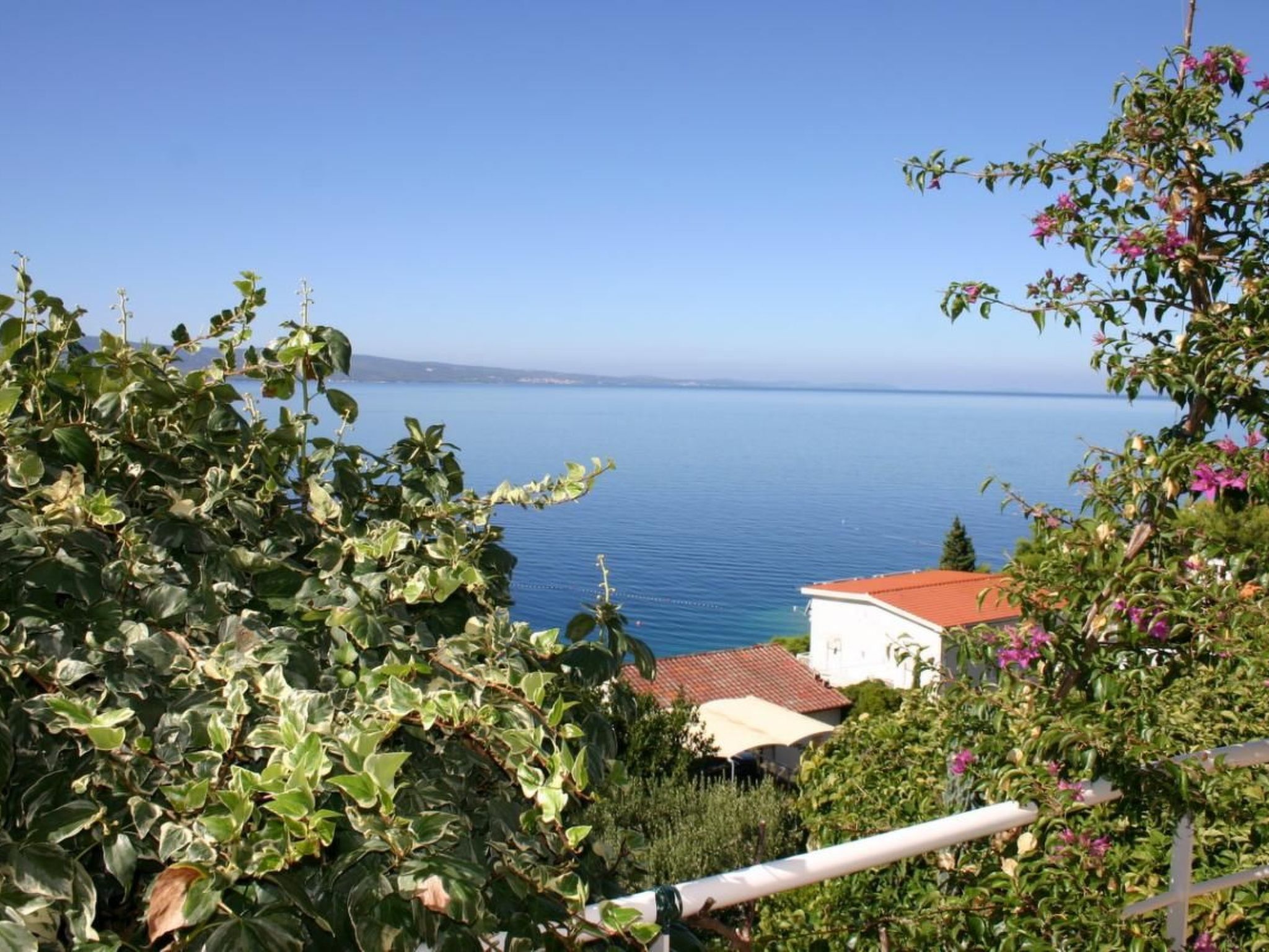 Komfortable Wohnung in Omiš mit Schönem Garten