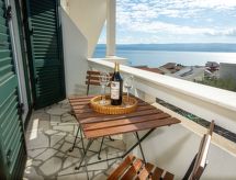 Knusse studio met grote balkon op 250m van zee in Duće - thumbnail 1