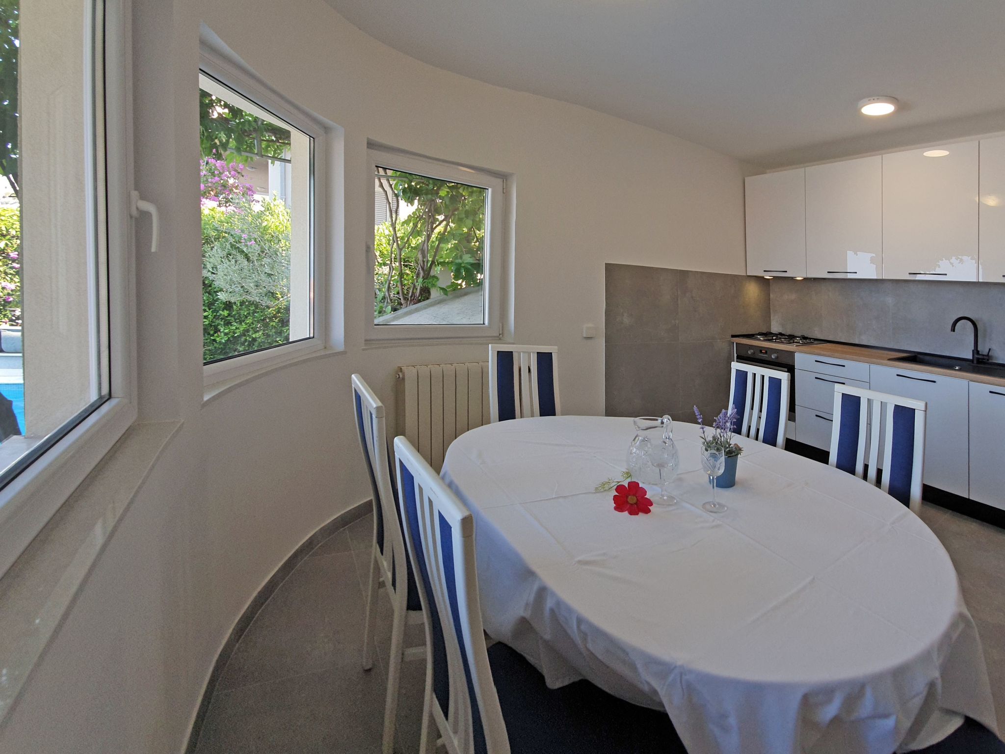 Geräumiges Ferienhaus in Omiš mit Privatem Pool-Inside