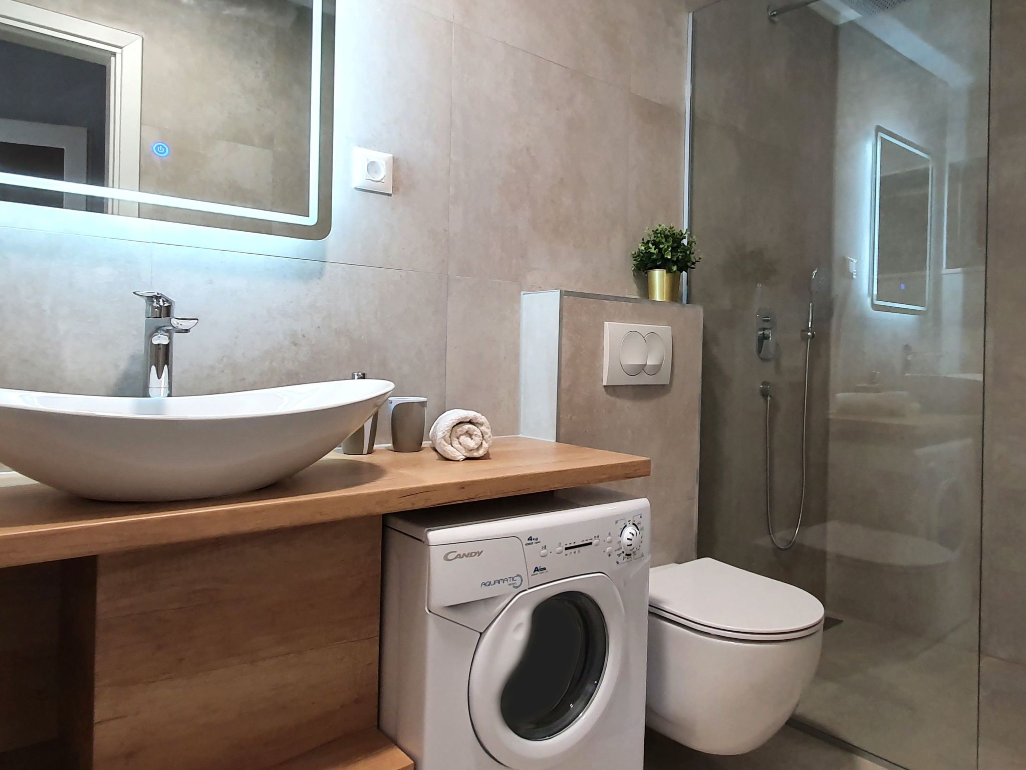 Geräumiges Ferienhaus in Omiš mit Privatem Pool-Inside