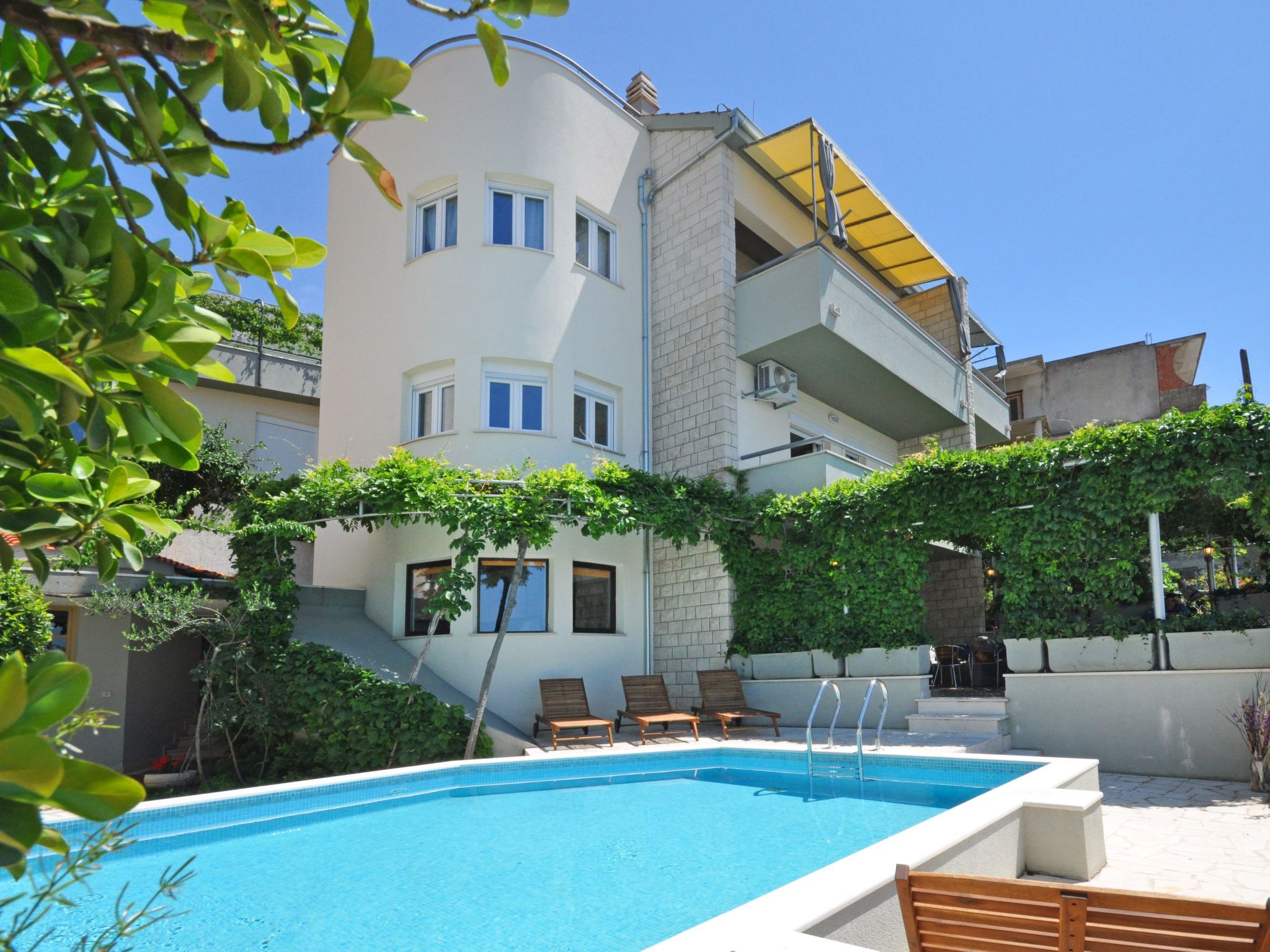 Geräumiges Ferienhaus in Omiš mit Privatem Pool-Inside