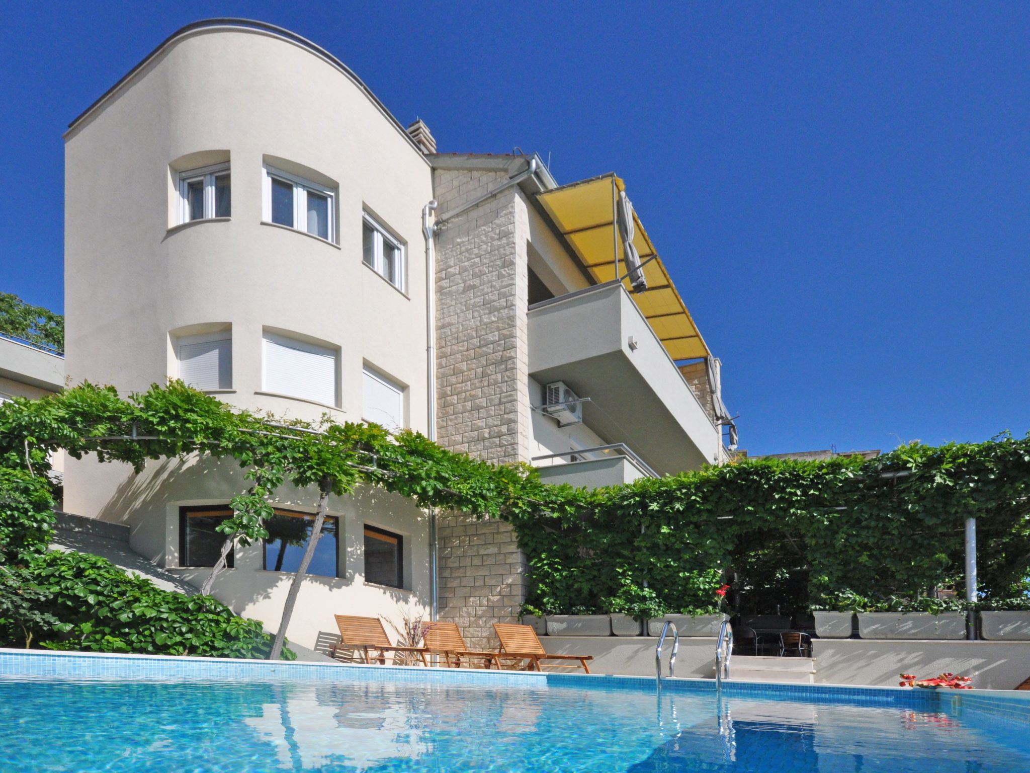 Geräumiges Ferienhaus in Omiš mit Privatem Pool-Inside