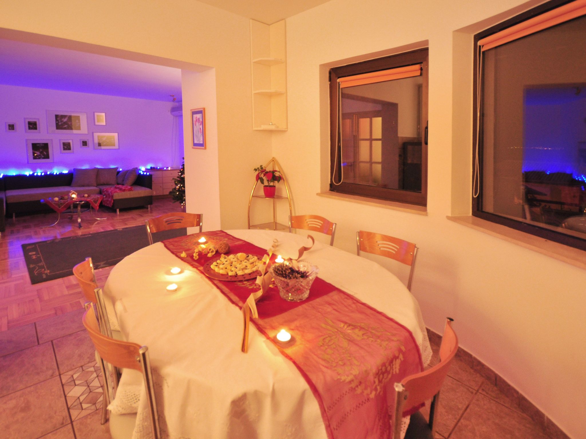 Geräumiges Ferienhaus in Omiš mit Privatem Pool-Inside