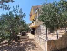 Vrijstaande villa met privézwembad bij het strand van Omiš - thumbnail 5