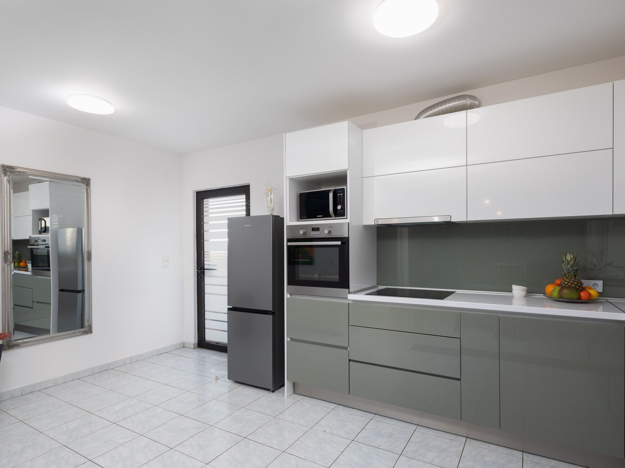 Für 12 Personen in Stanići, Dalmatien (Mitteldalmatien)-Binnen