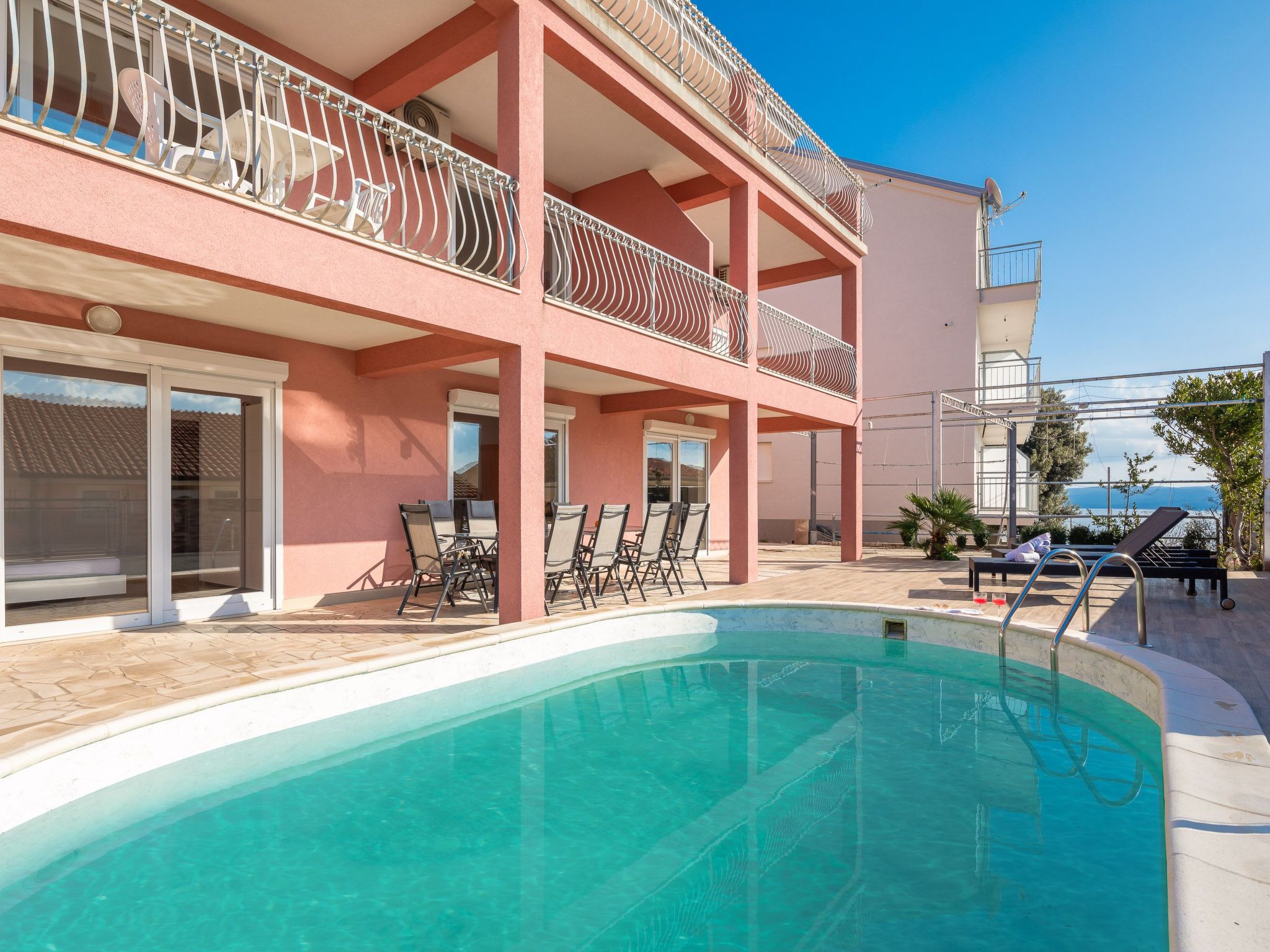 Für 12 Personen in Stanići, Dalmatien (Mitteldalmatien)-Binnen