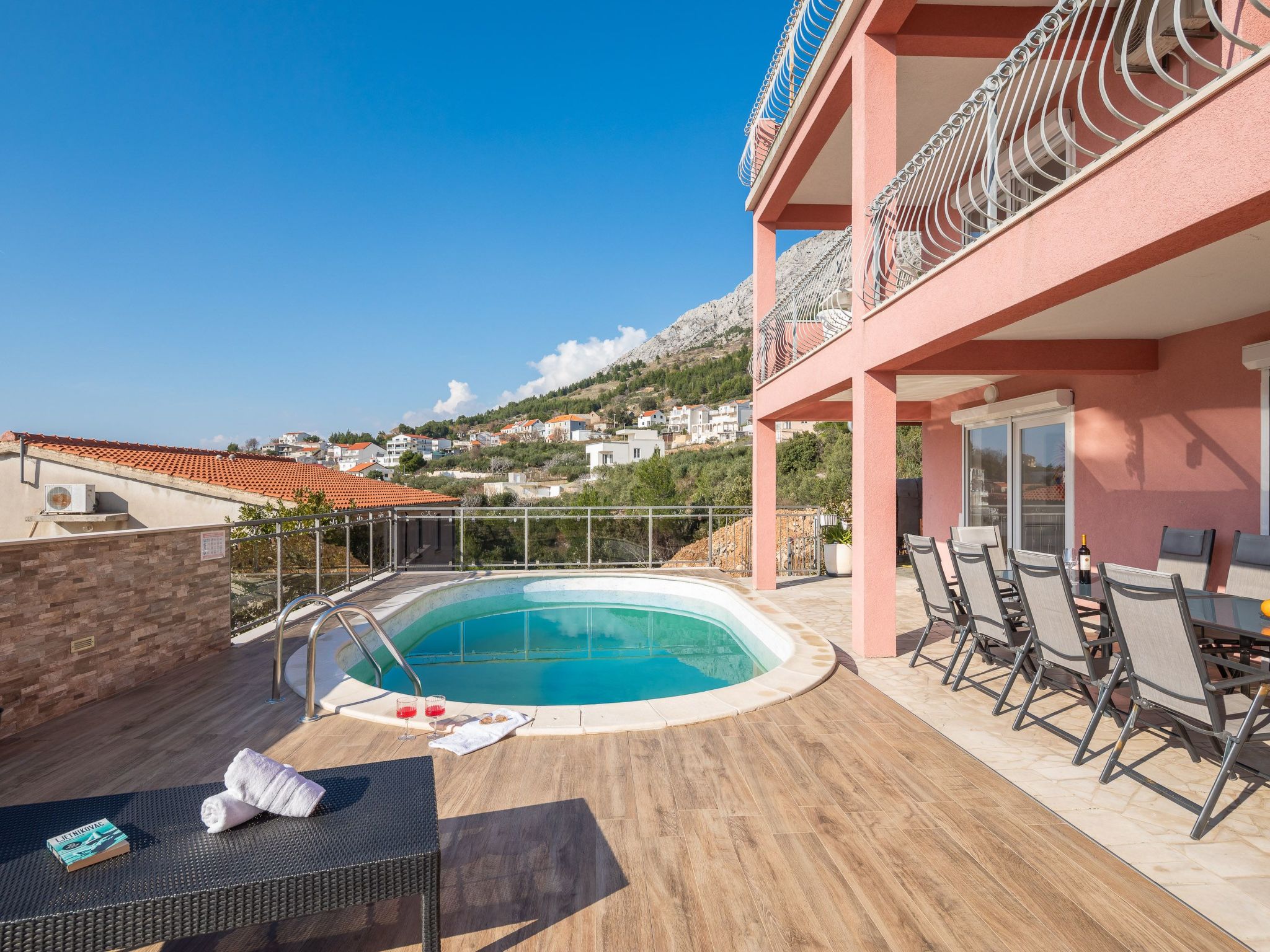 Für 12 Personen in Stanići, Dalmatien (Mitteldalmatien)-Binnen