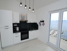 Appartement Mirela in Pisak: Zee & strand op slechts 50 meter - thumbnail 5