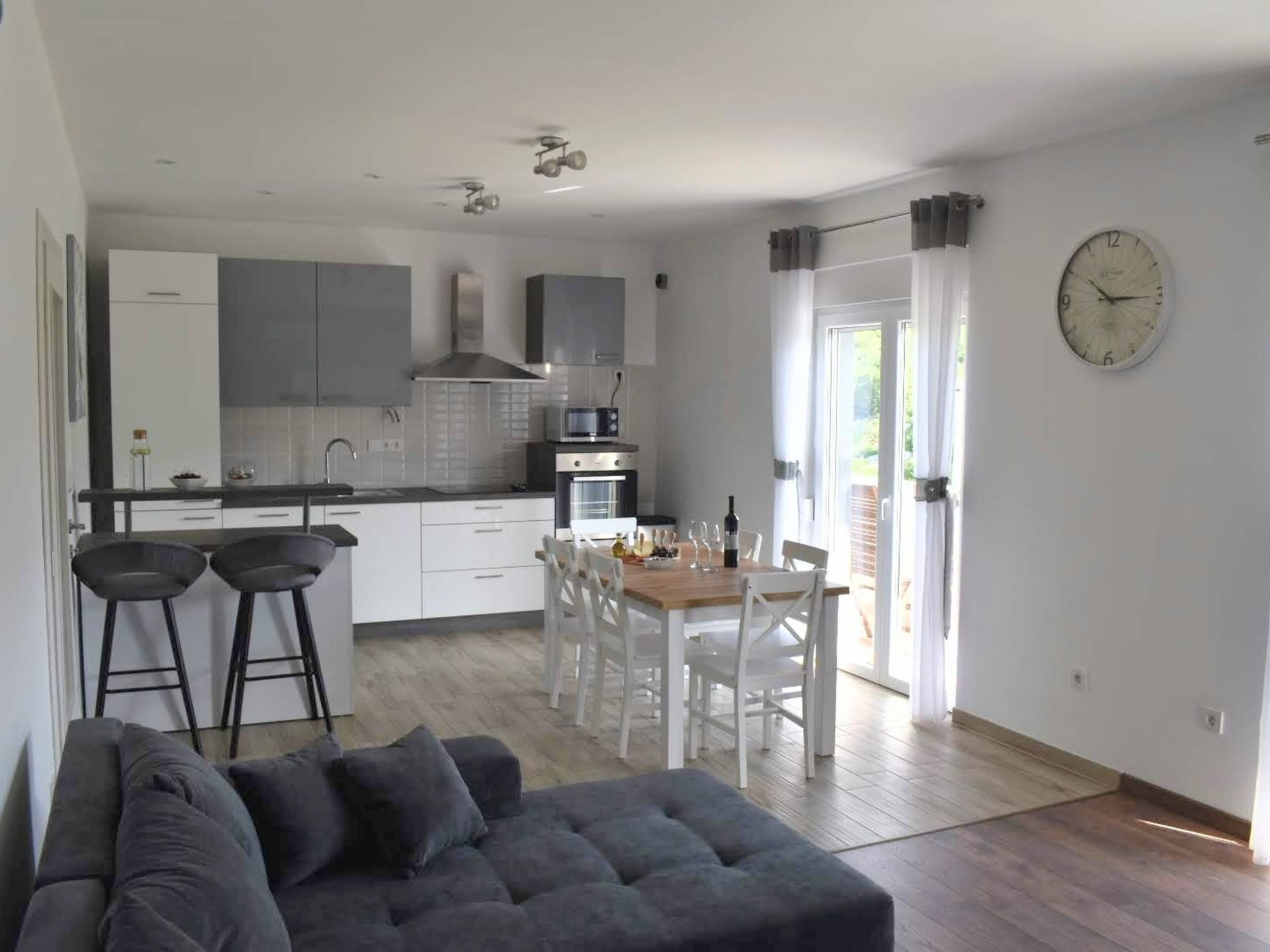 Für 8 Personen ca. 120 m² in Dubrava, Dalmatien (Gespanschaft Split-Dalmat-Inside