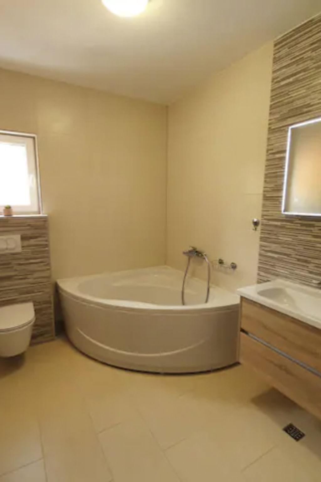 Für 8 Personen ca. 120 m² in Dubrava, Dalmatien (Gespanschaft Split-Dalmat-Inside